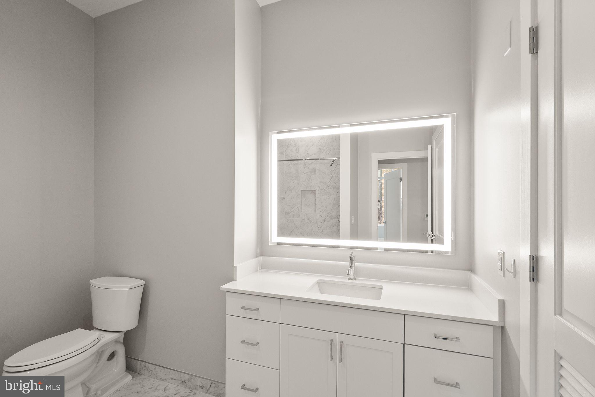 OLD TOWN ALEXANDRIA - Residential