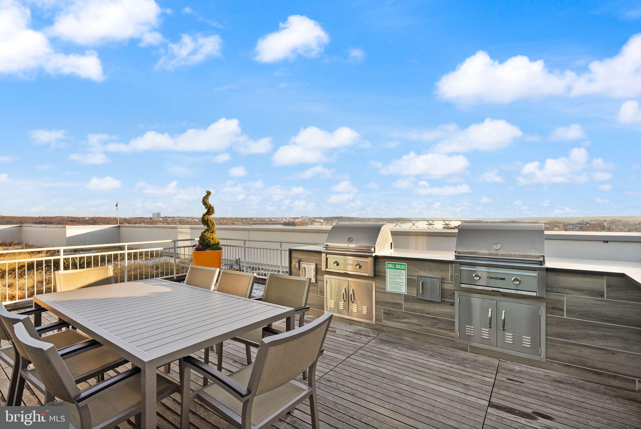 OLD TOWN ALEXANDRIA - Residential