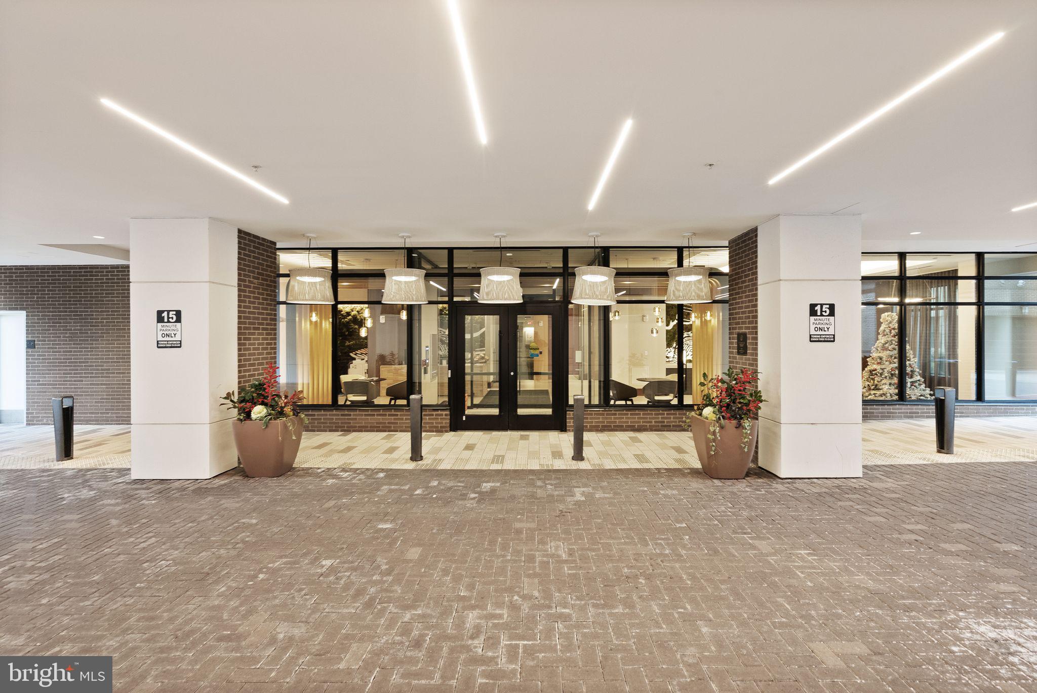 925 N FAIRFAX STREET 207