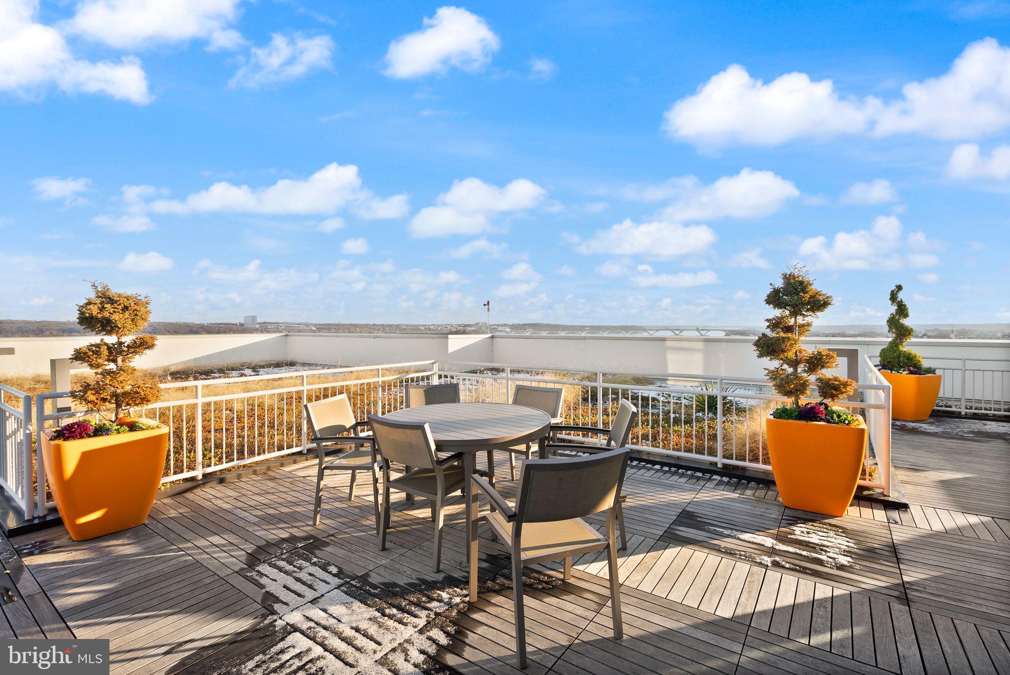 OLD TOWN ALEXANDRIA - Residential