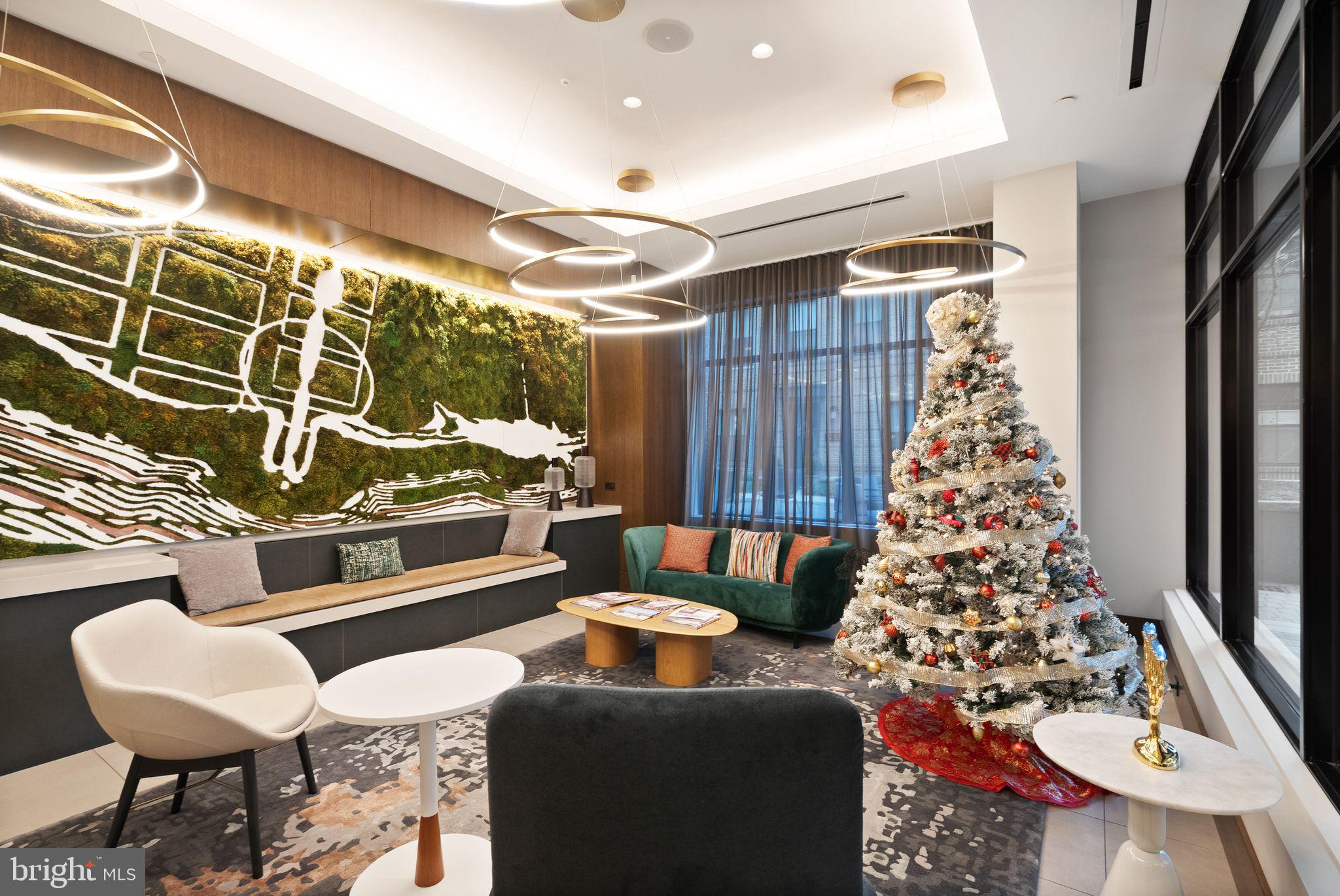 OLD TOWN ALEXANDRIA - Residential