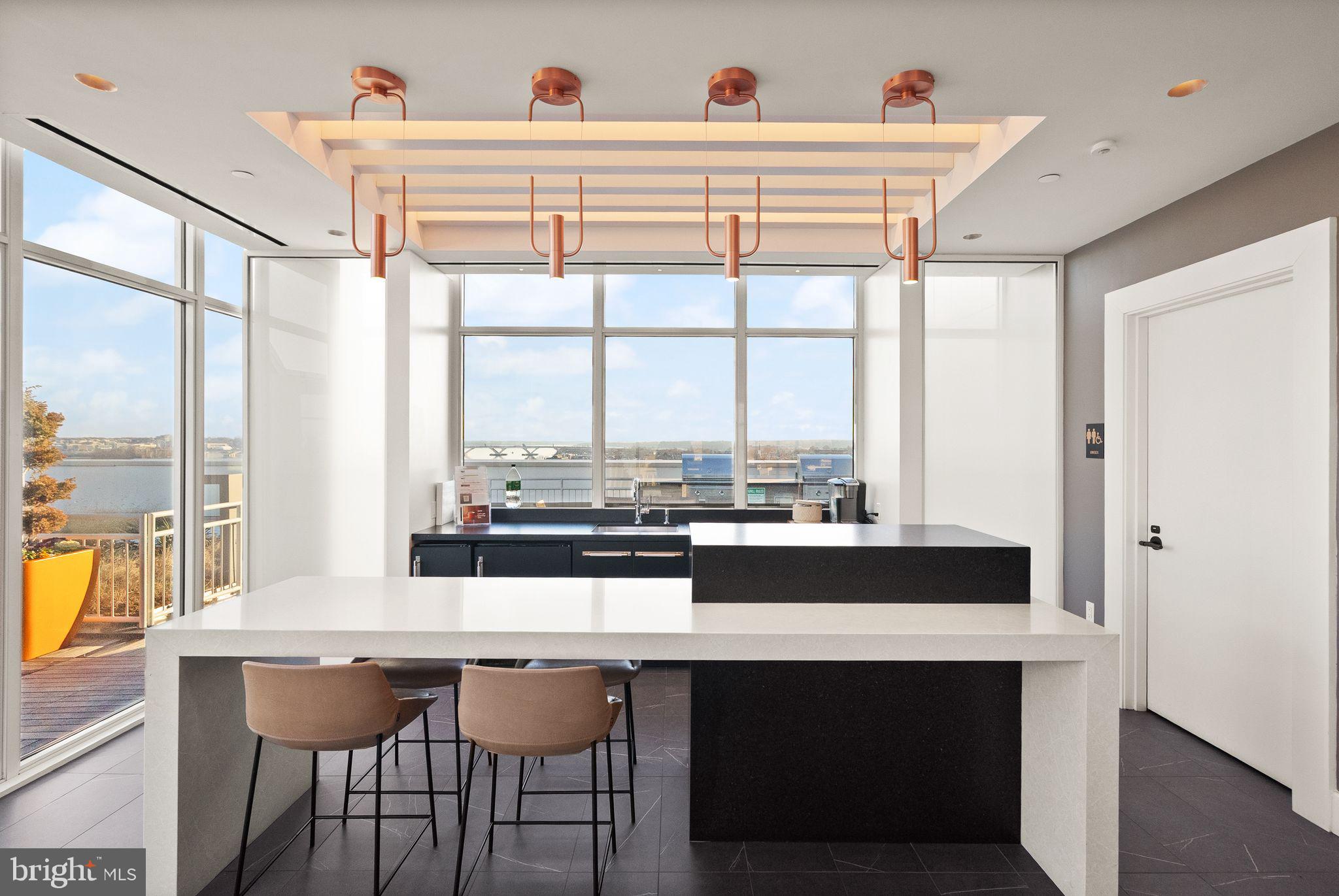 OLD TOWN ALEXANDRIA - Residential