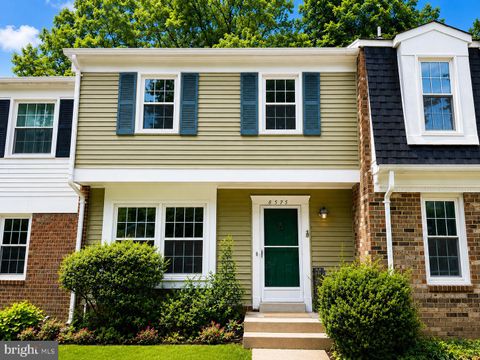 Photo of 8575 Tyrolean Way, SPRINGFIELD, VA 22153 (MLS # VAFX2310978)