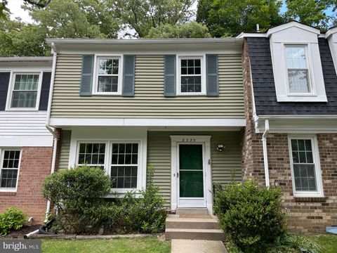Photo of 8575 Tyrolean Way, SPRINGFIELD, VA 22153 (MLS # VAFX2310978)