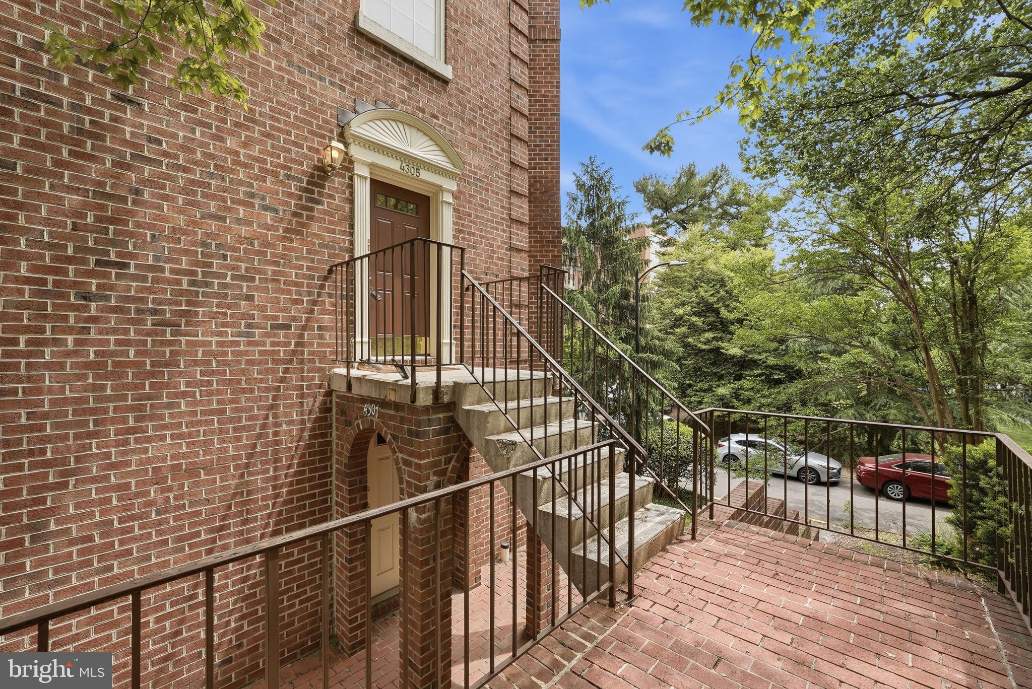 4305 MASSACHUSETTS AVENUE NW