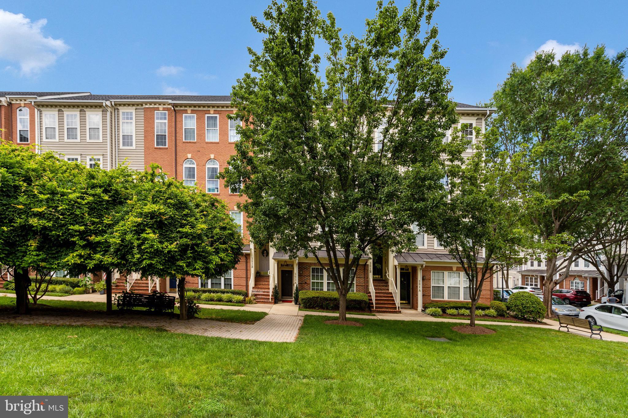 Price Reduction! Welcome to this Spacious & Sunlit End Unit in the Heart of Lakelands!
This beautifully updated upper-level, 2,248 sq ft home is filled with natural light thanks to extra windows and a prime end-unit location facing a peaceful courtyard. Nestled on a quiet street just steps from all the vibrant offerings of Lakelands, this 3-bedroom residence features hardwood floors throughout, a cozy 3-sided fireplace in the family room, and a bright kitchen with maple cabinets, a breakfast bar, and brand-new ENERGY STAR appliances—including refrigerator, stove, microwave, and dishwasher. A sliding door leads to a maintenance-free balcony, perfect for relaxing outdoors. The new washer and dryer are conveniently located on the bedroom level. Generously sized bedrooms offer plenty of space to unwind, while the attached 1-car garage and ample street parking provide everyday convenience.
Enjoy the best of Lakelands living with access to scenic bike paths, a lively farmers market, musical events, a community pool, clubhouse, and fitness center.