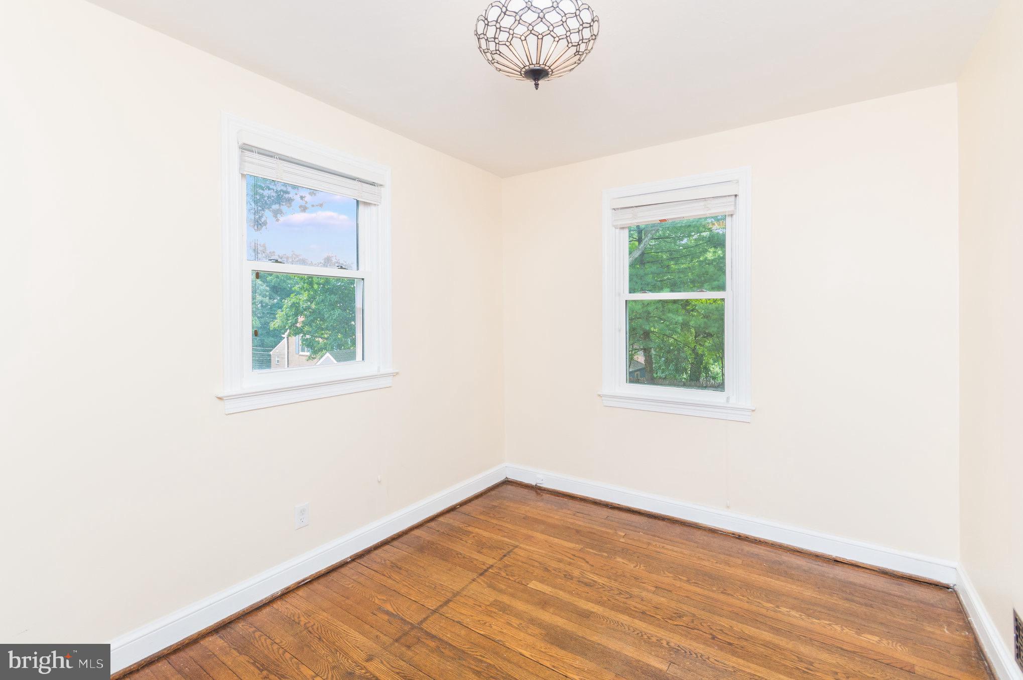 GLEBEWOOD VILLAGE - Residential Lease