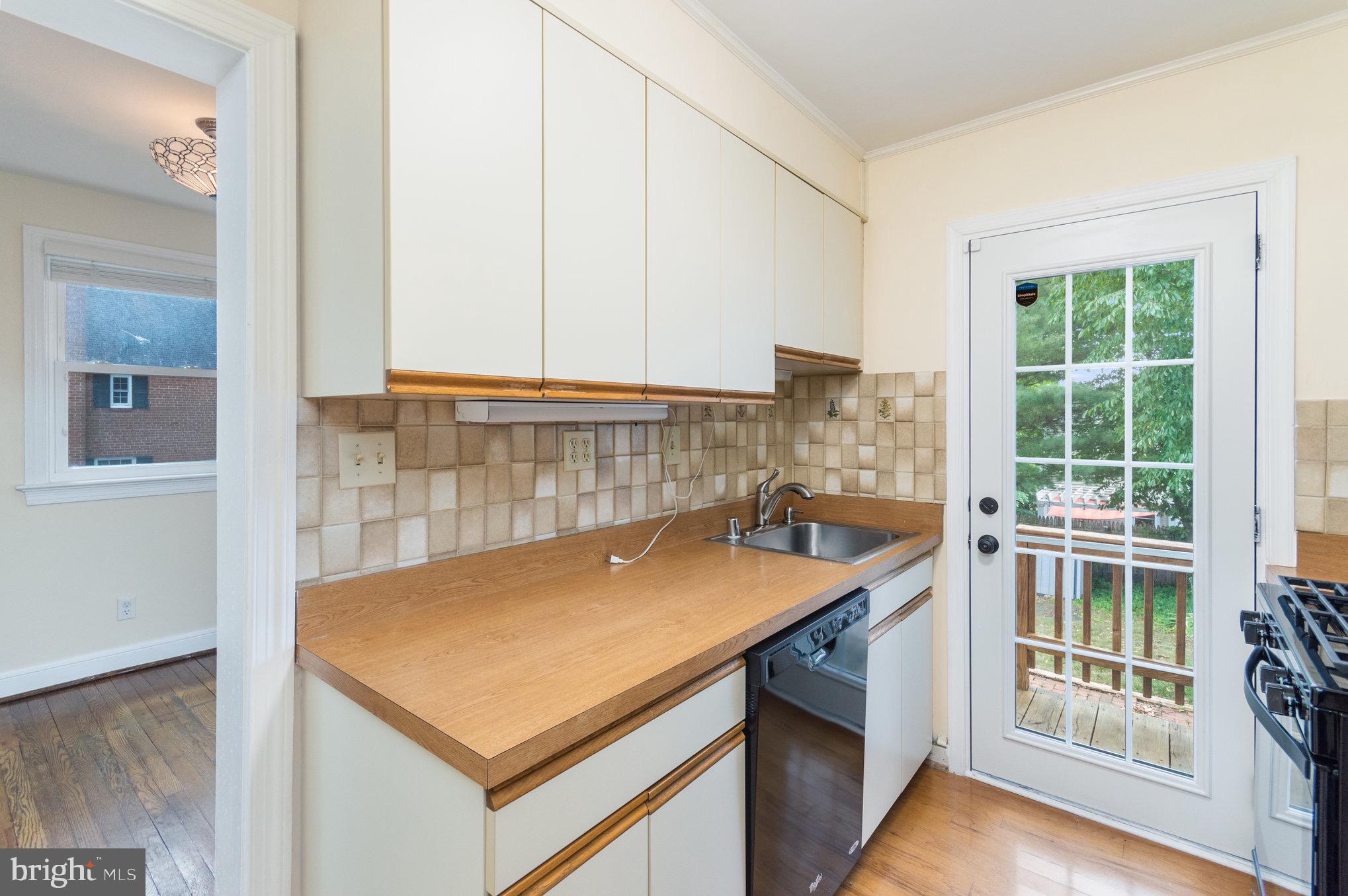 GLEBEWOOD VILLAGE - Residential Lease