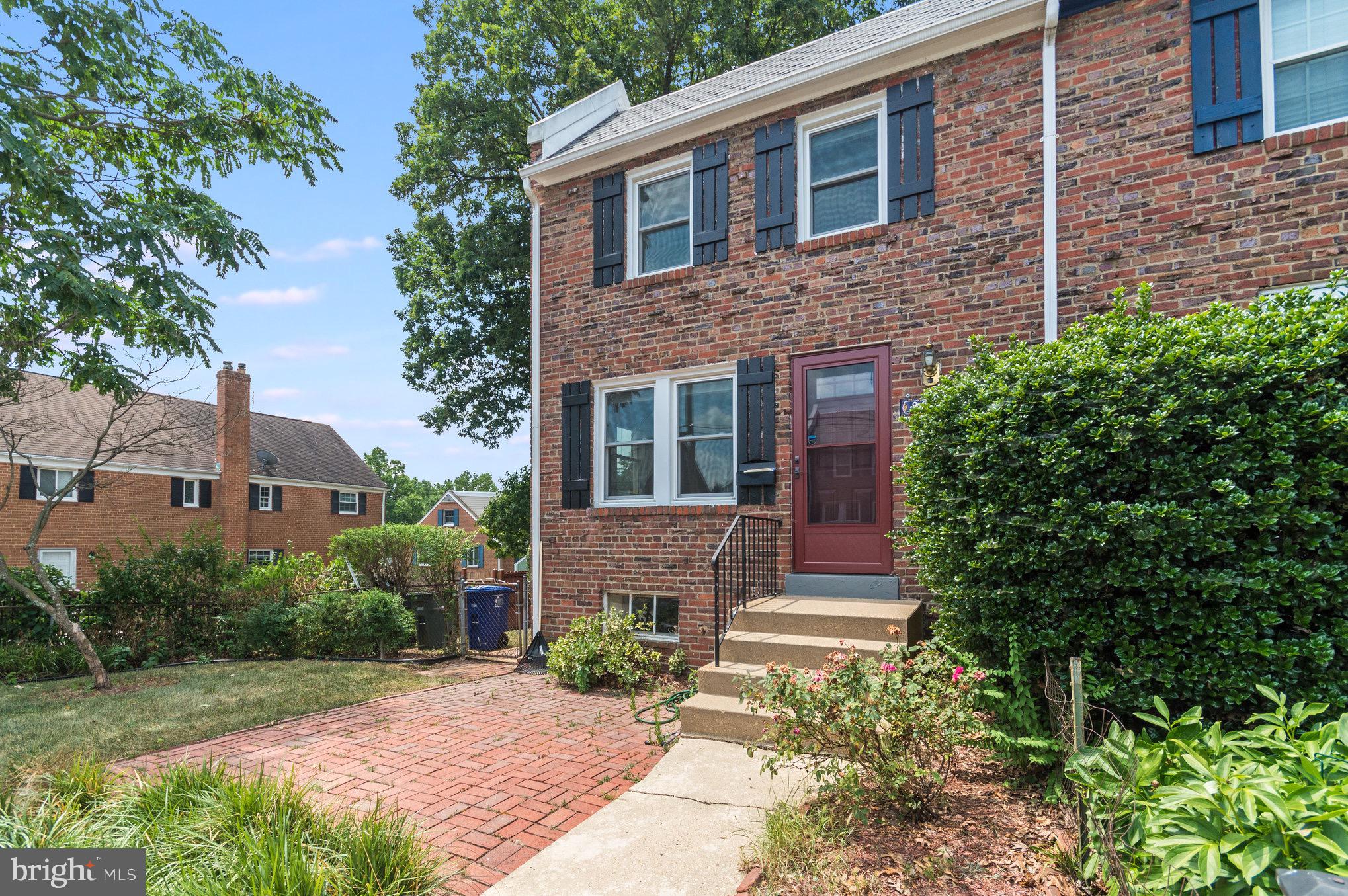 GLEBEWOOD VILLAGE - Residential Lease