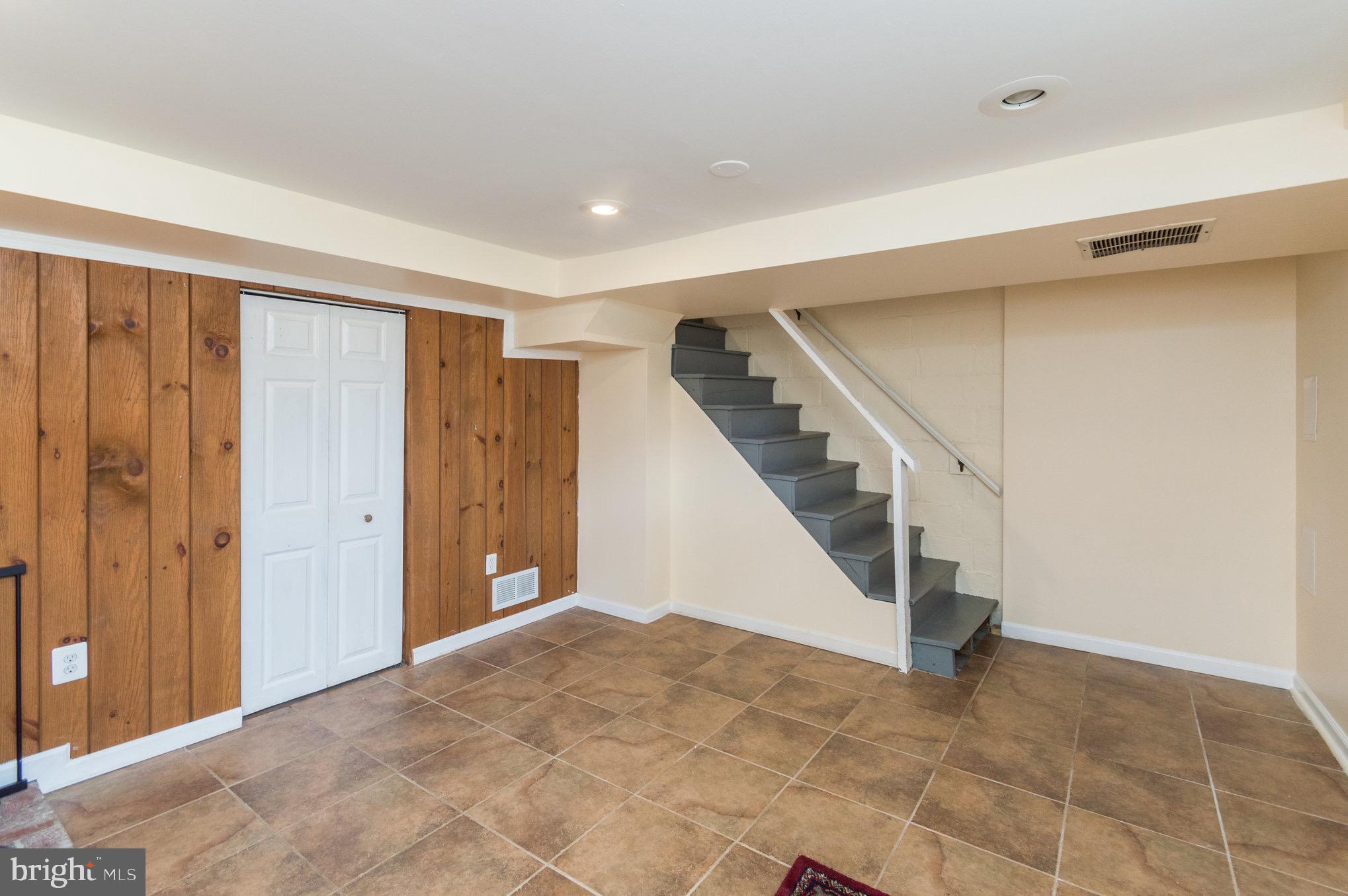 GLEBEWOOD VILLAGE - Residential Lease