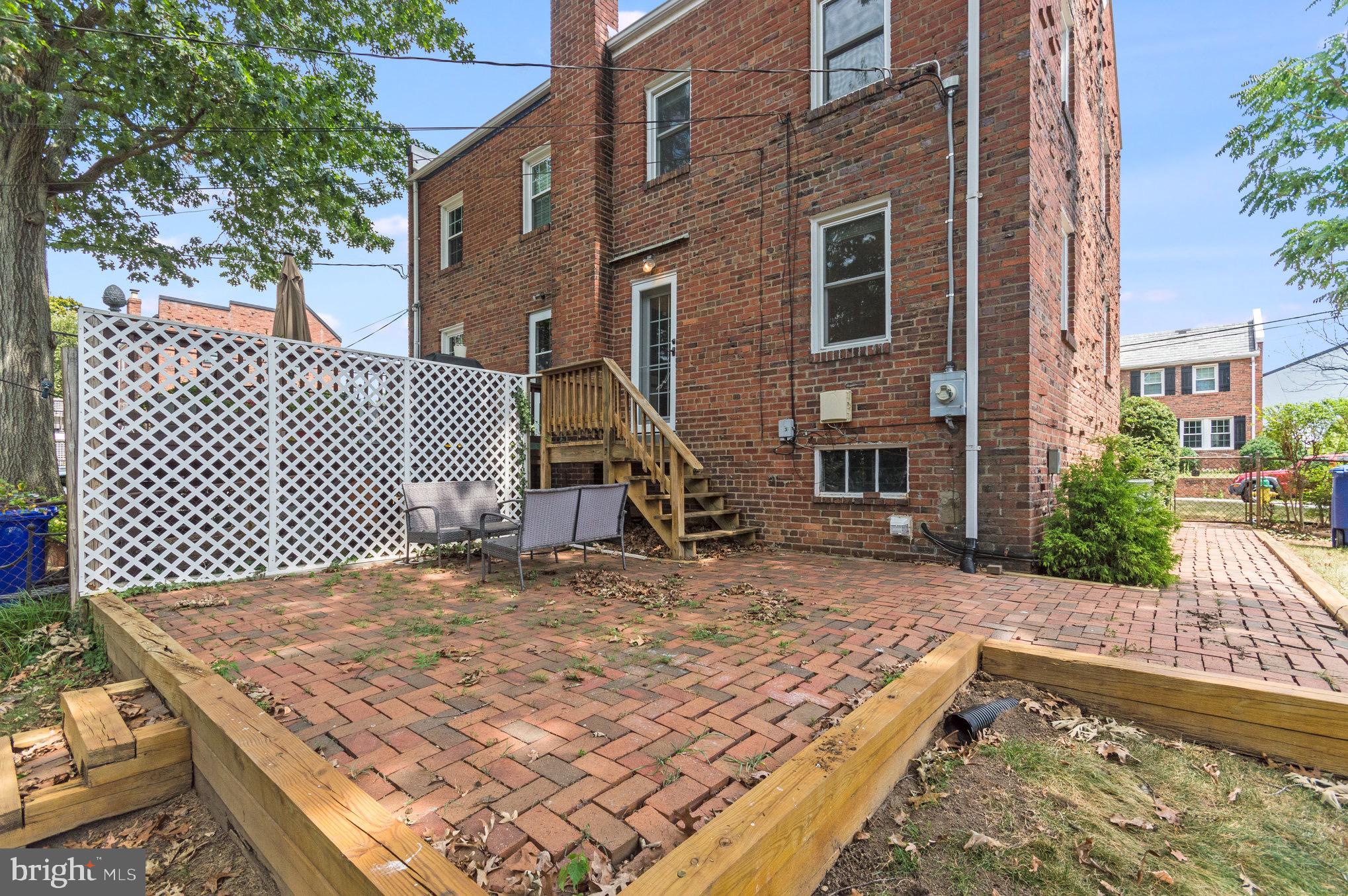 GLEBEWOOD VILLAGE - Residential Lease