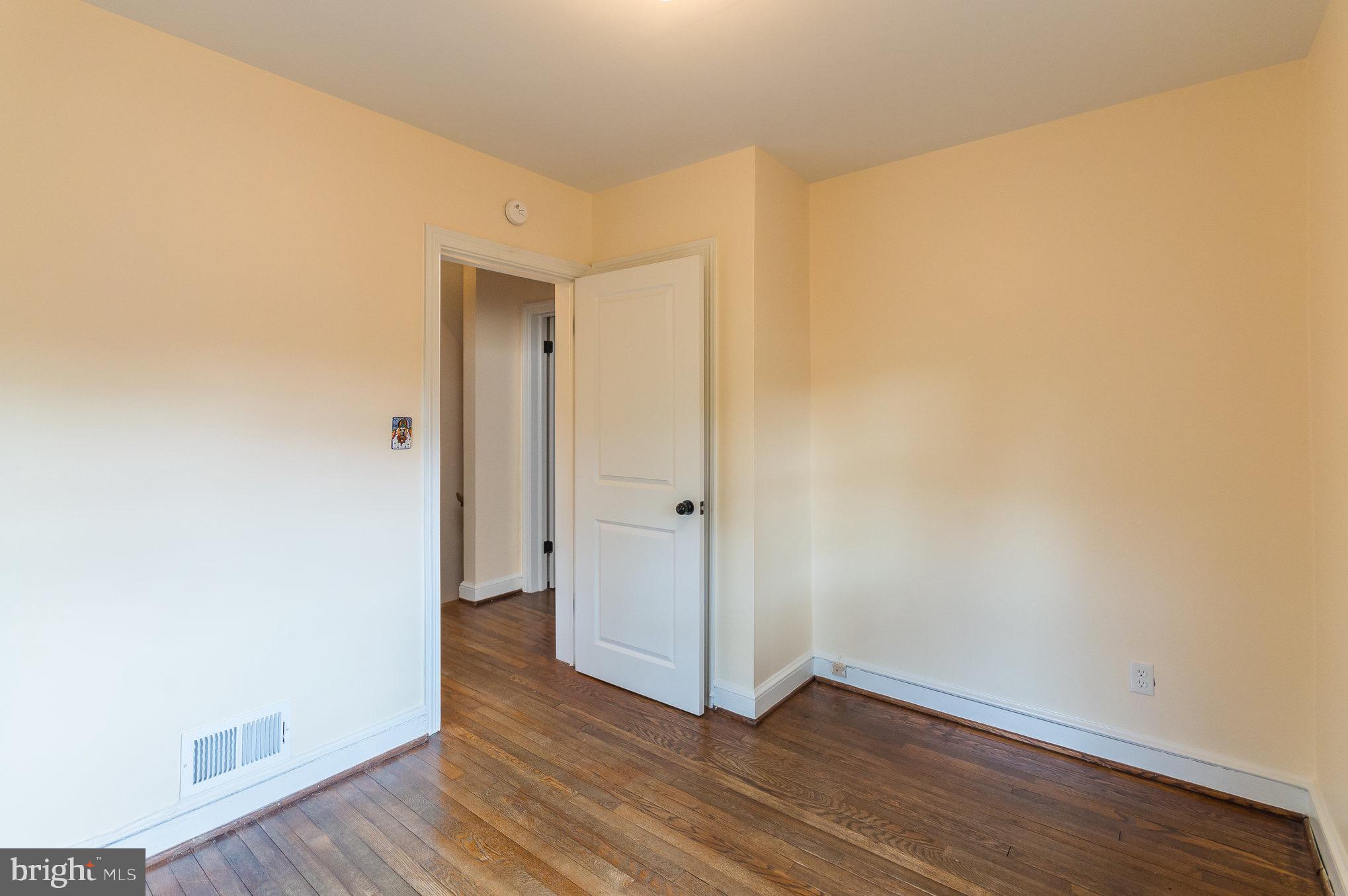 GLEBEWOOD VILLAGE - Residential Lease