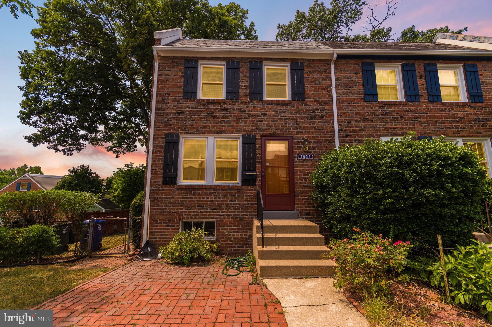 GLEBEWOOD VILLAGE - Residential Lease