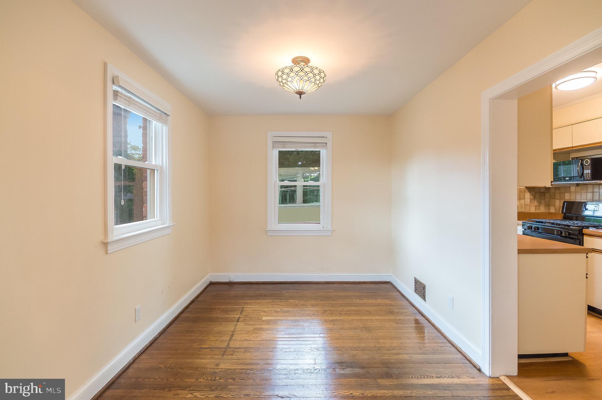 GLEBEWOOD VILLAGE - Residential Lease