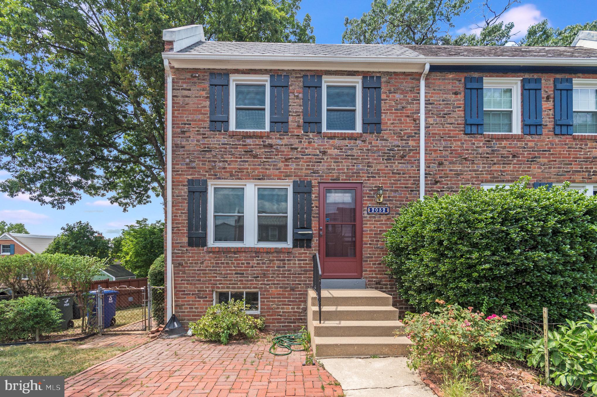 GLEBEWOOD VILLAGE - Residential Lease