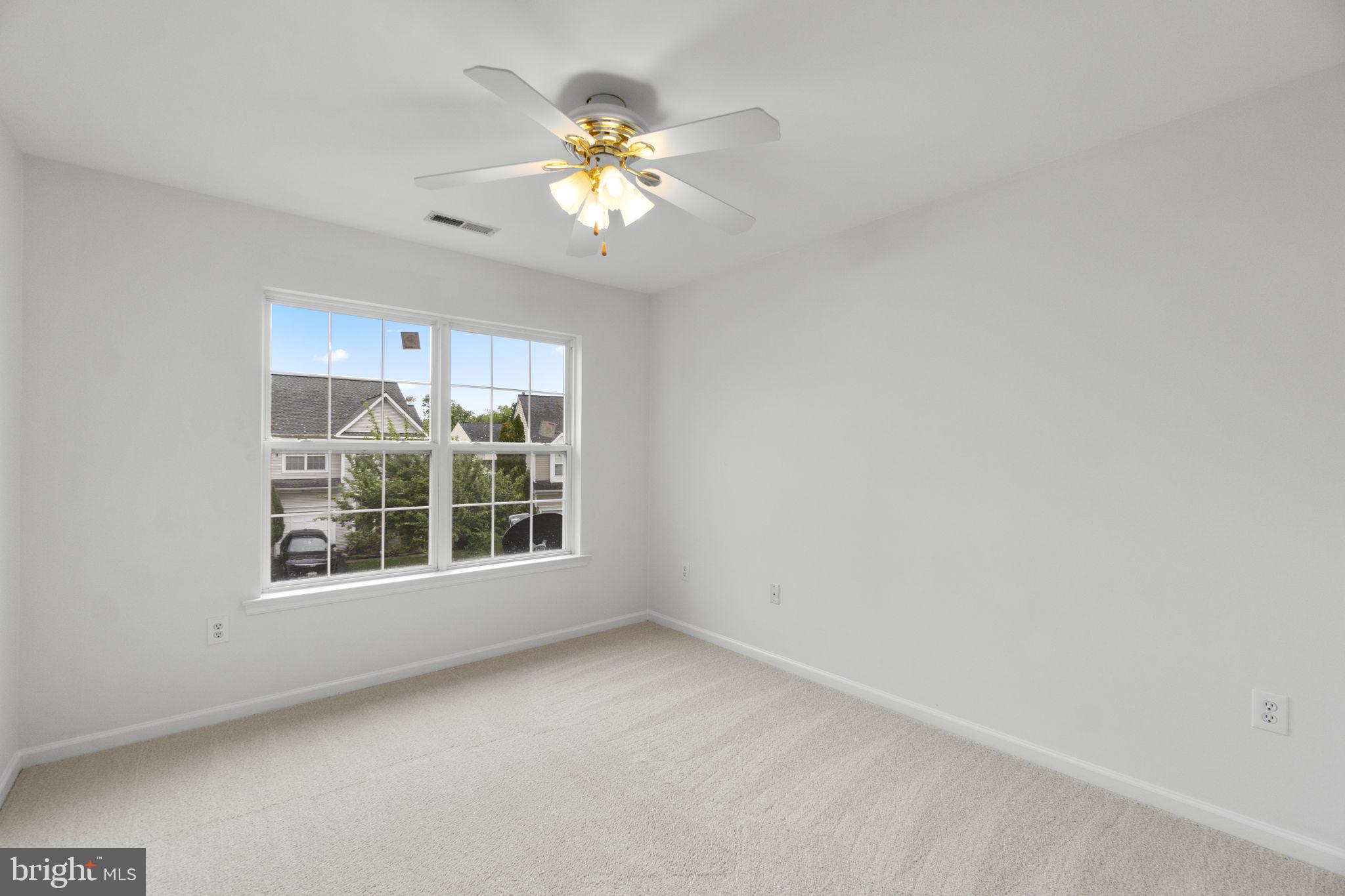 SPRING RIDGE - Residential