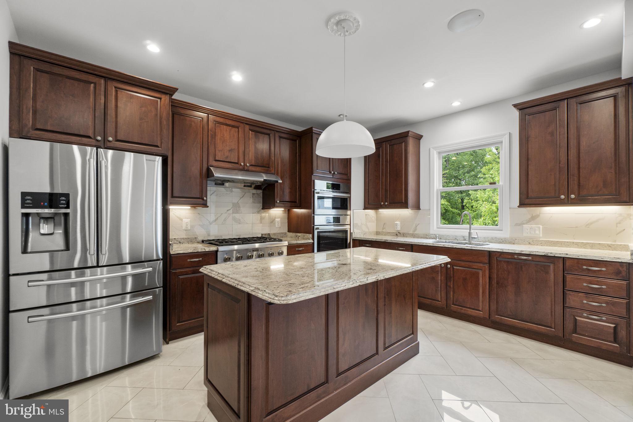 SPRING RIDGE - Residential
