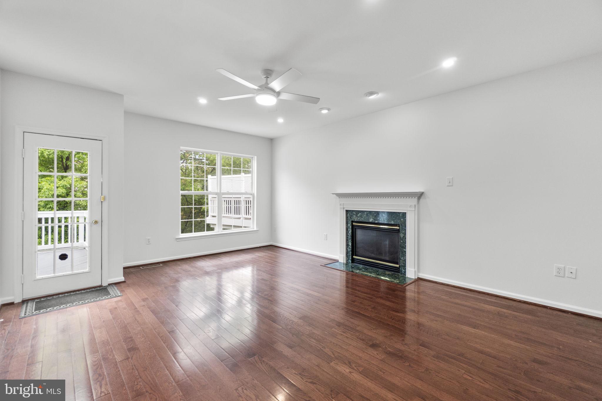 SPRING RIDGE - Residential
