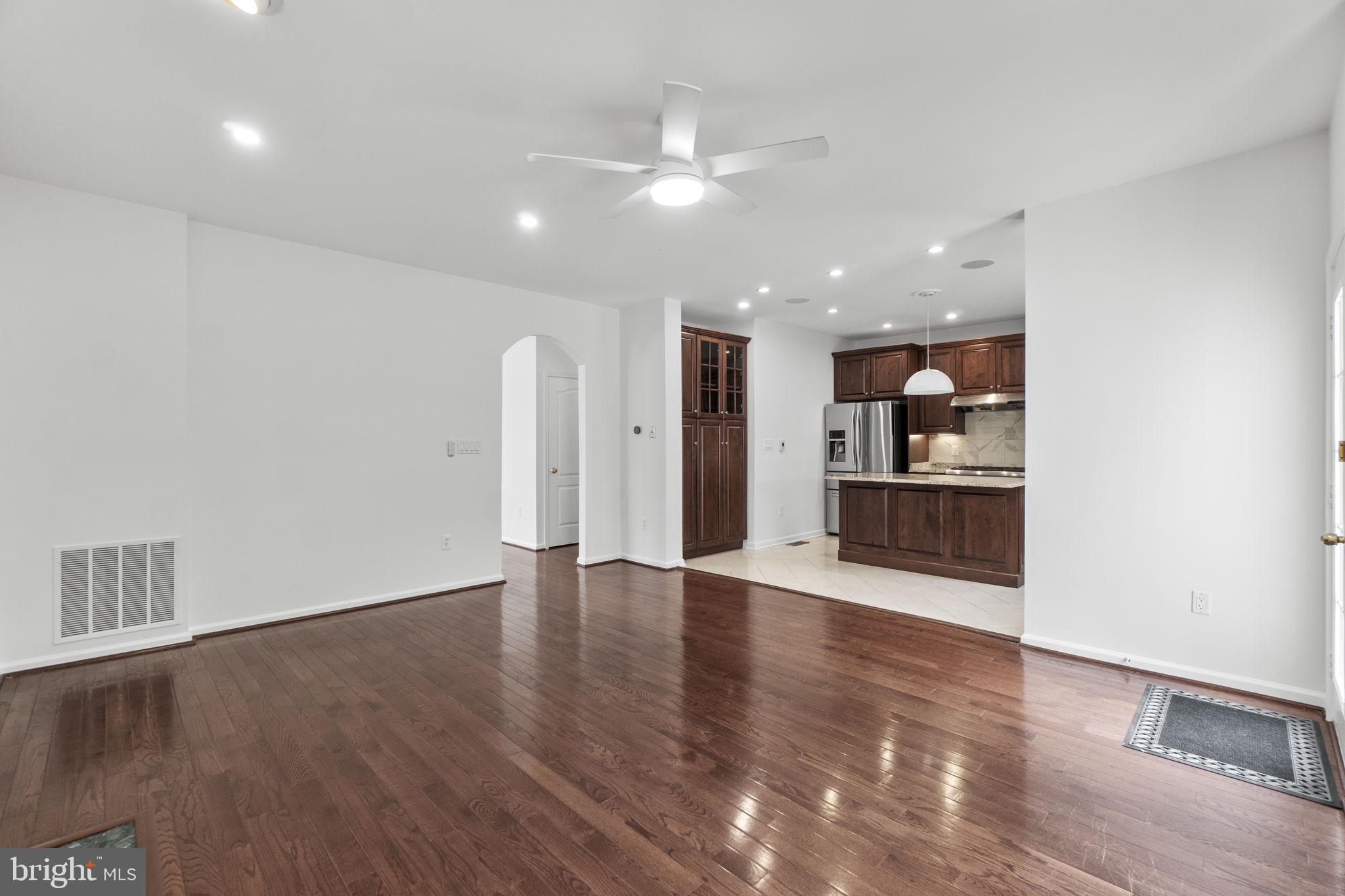 SPRING RIDGE - Residential