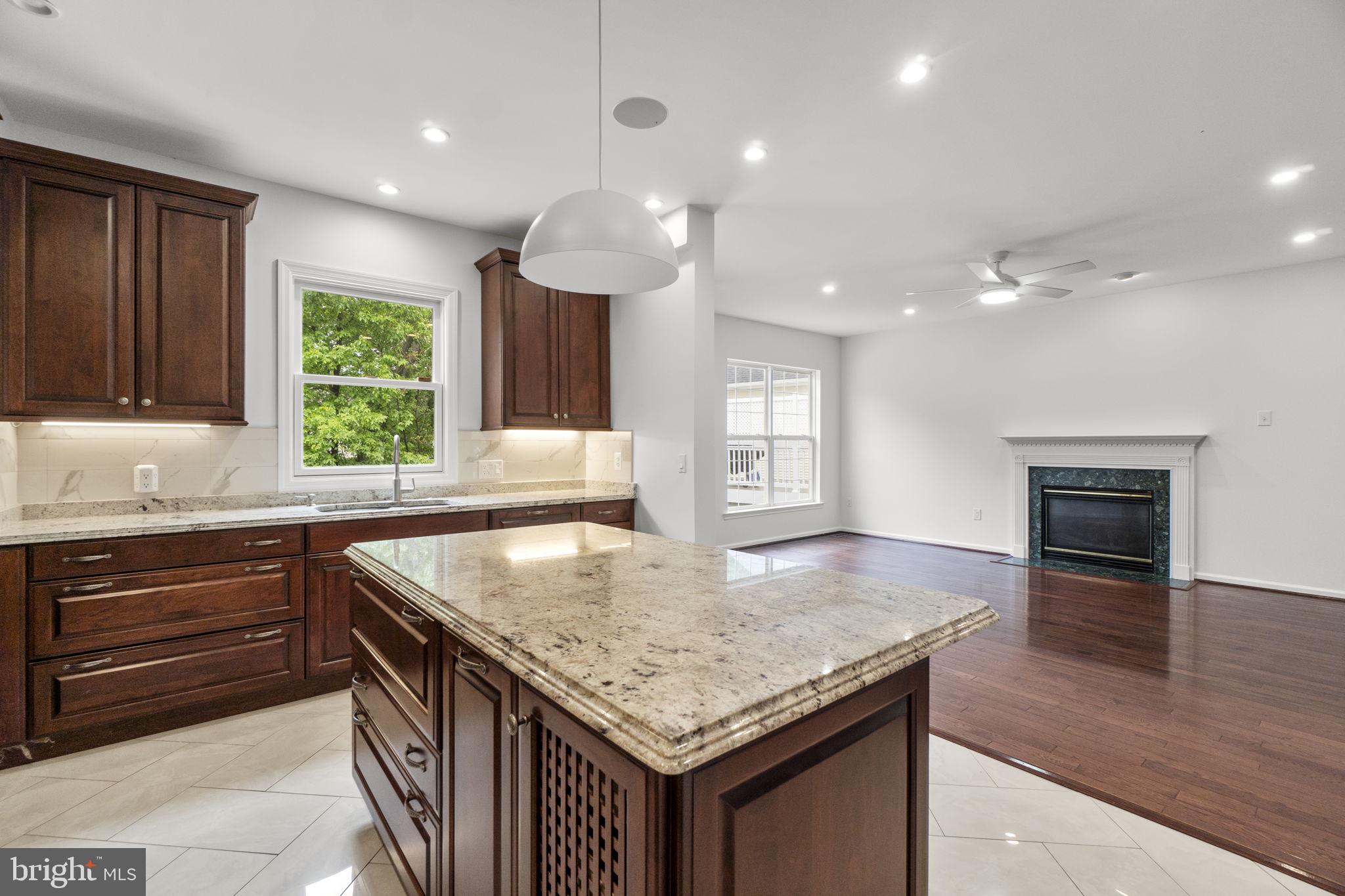 SPRING RIDGE - Residential