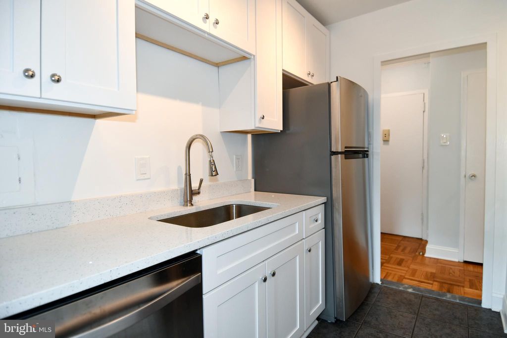 Photo of 4000 Tunlaw Road NW #505, WASHINGTON, DC 20007 (MLS # DCDC2227068)