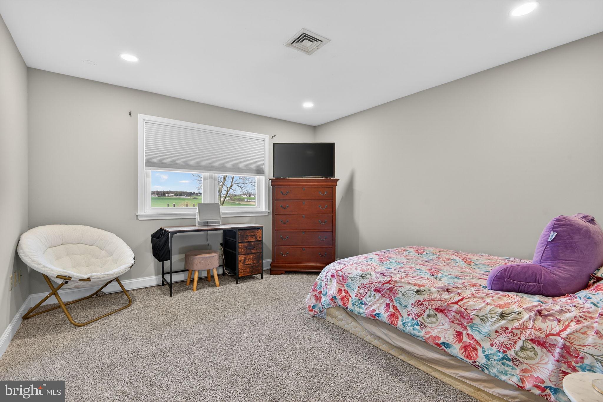 HI VIEW ESTATES - Residential