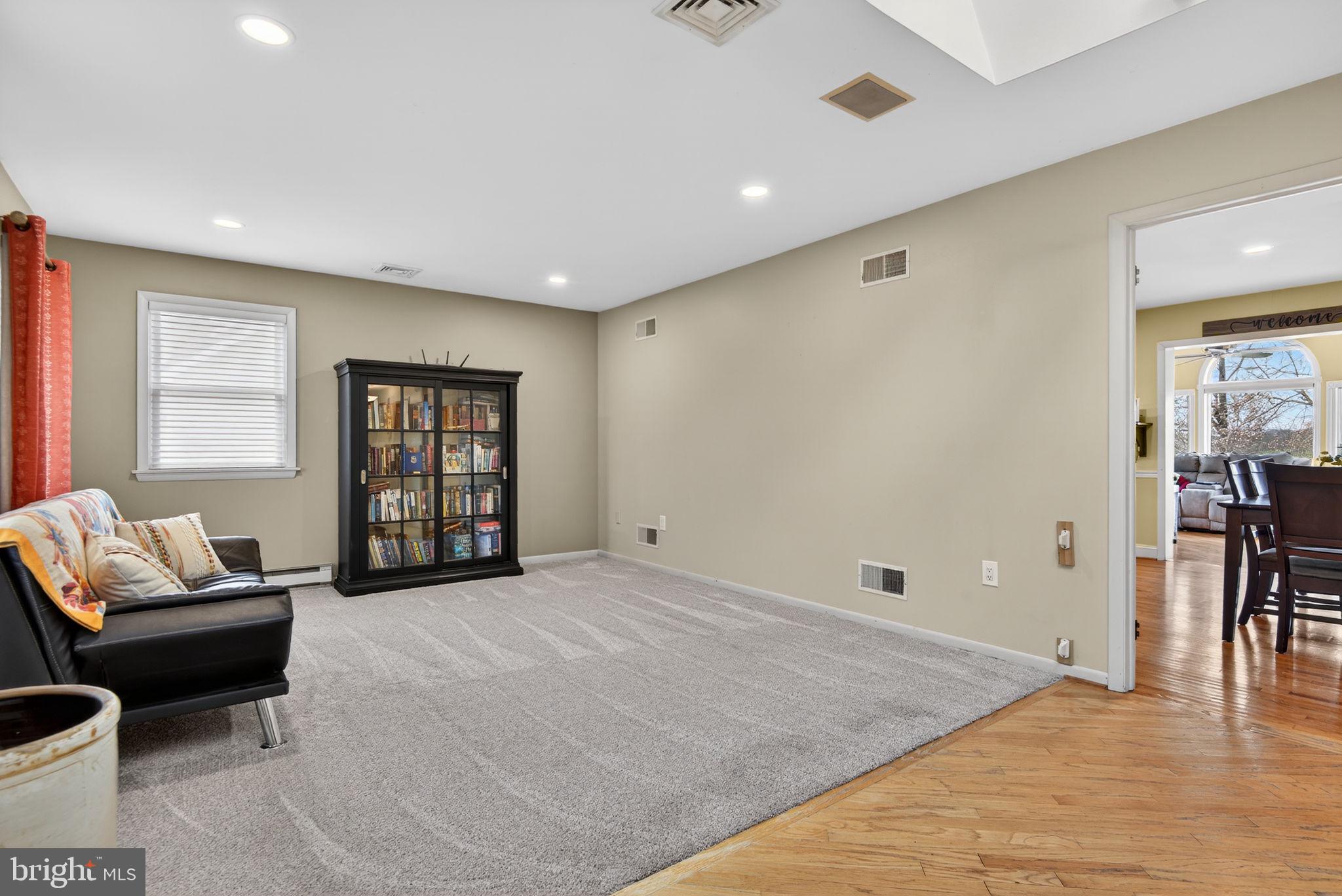 HI VIEW ESTATES - Residential