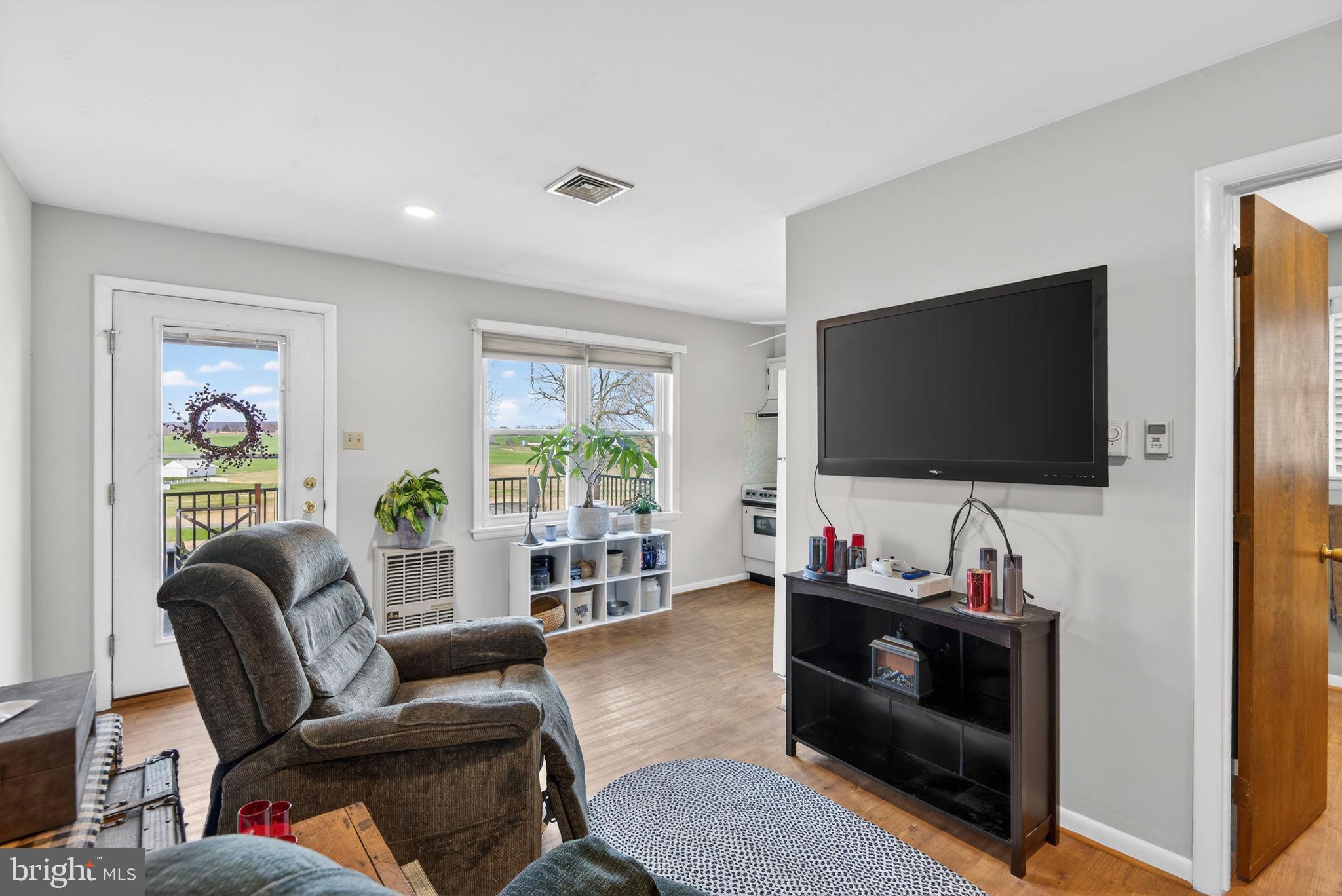 HI VIEW ESTATES - Residential