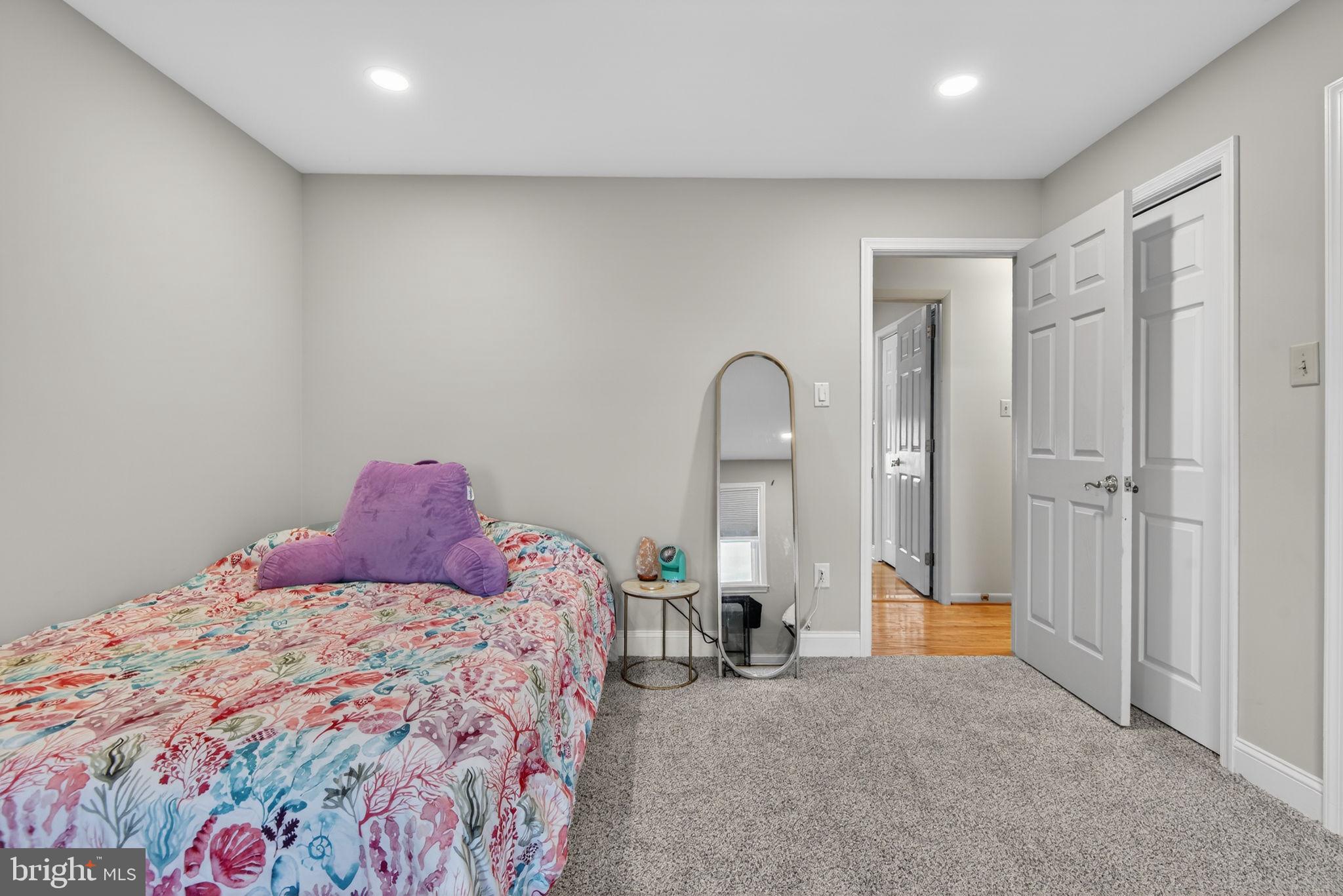 HI VIEW ESTATES - Residential