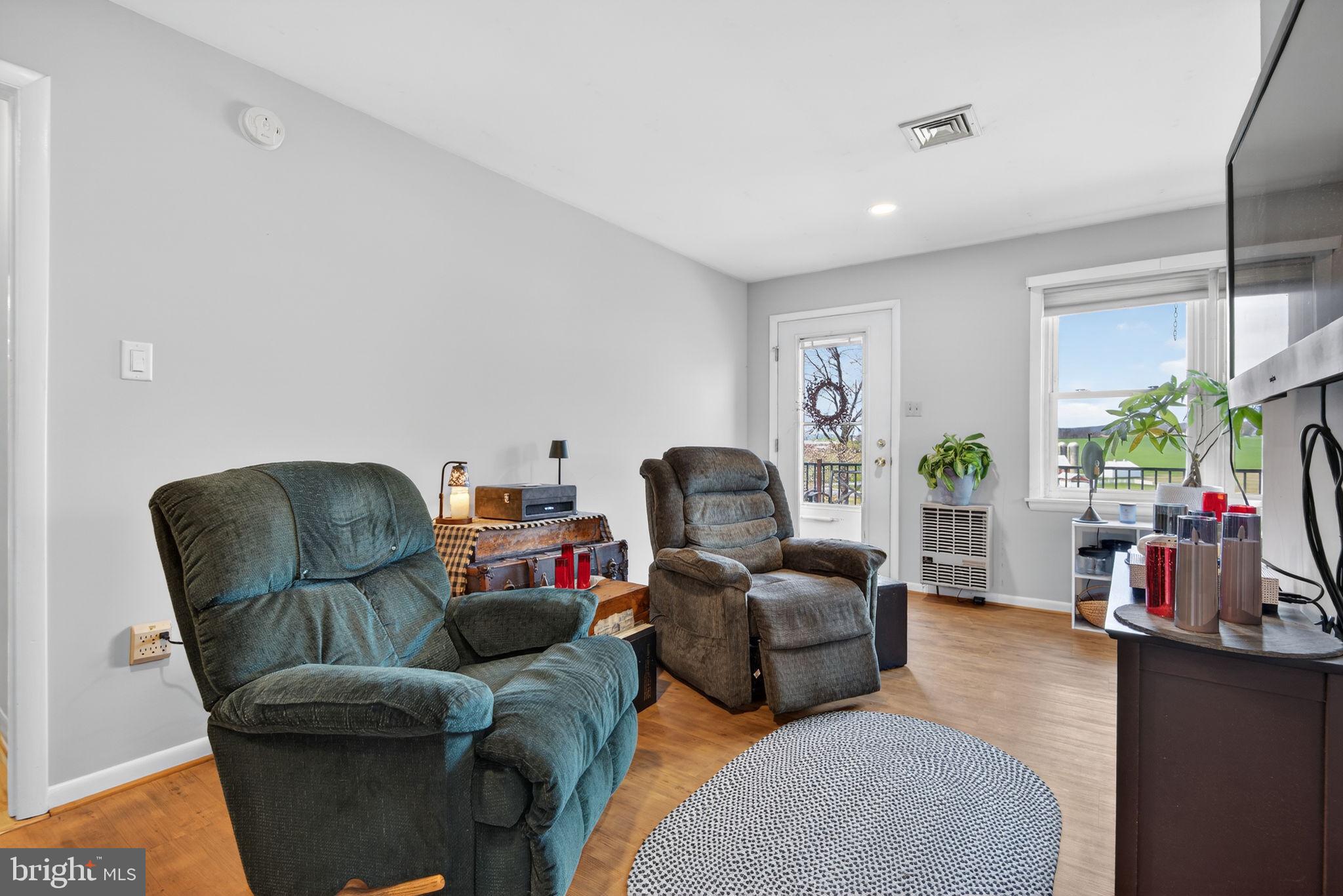 HI VIEW ESTATES - Residential