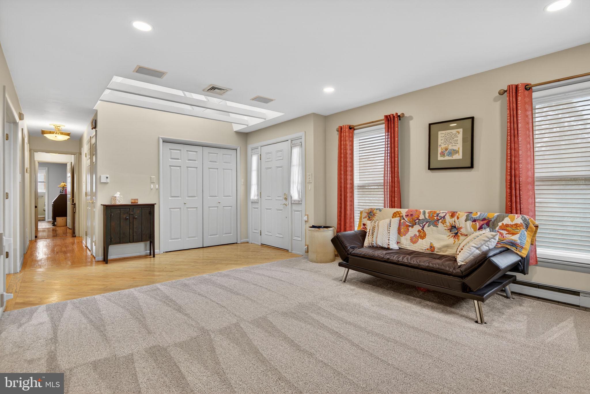 HI VIEW ESTATES - Residential