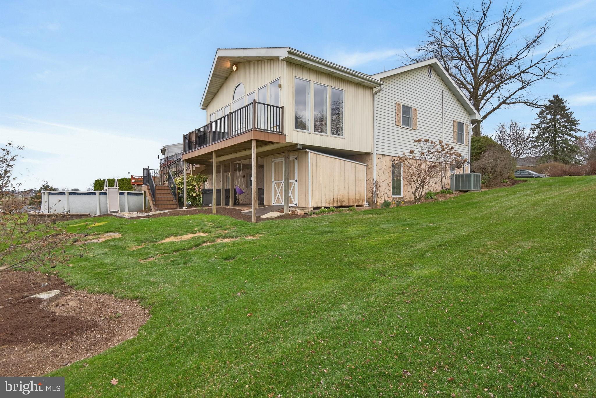 HI VIEW ESTATES - Residential