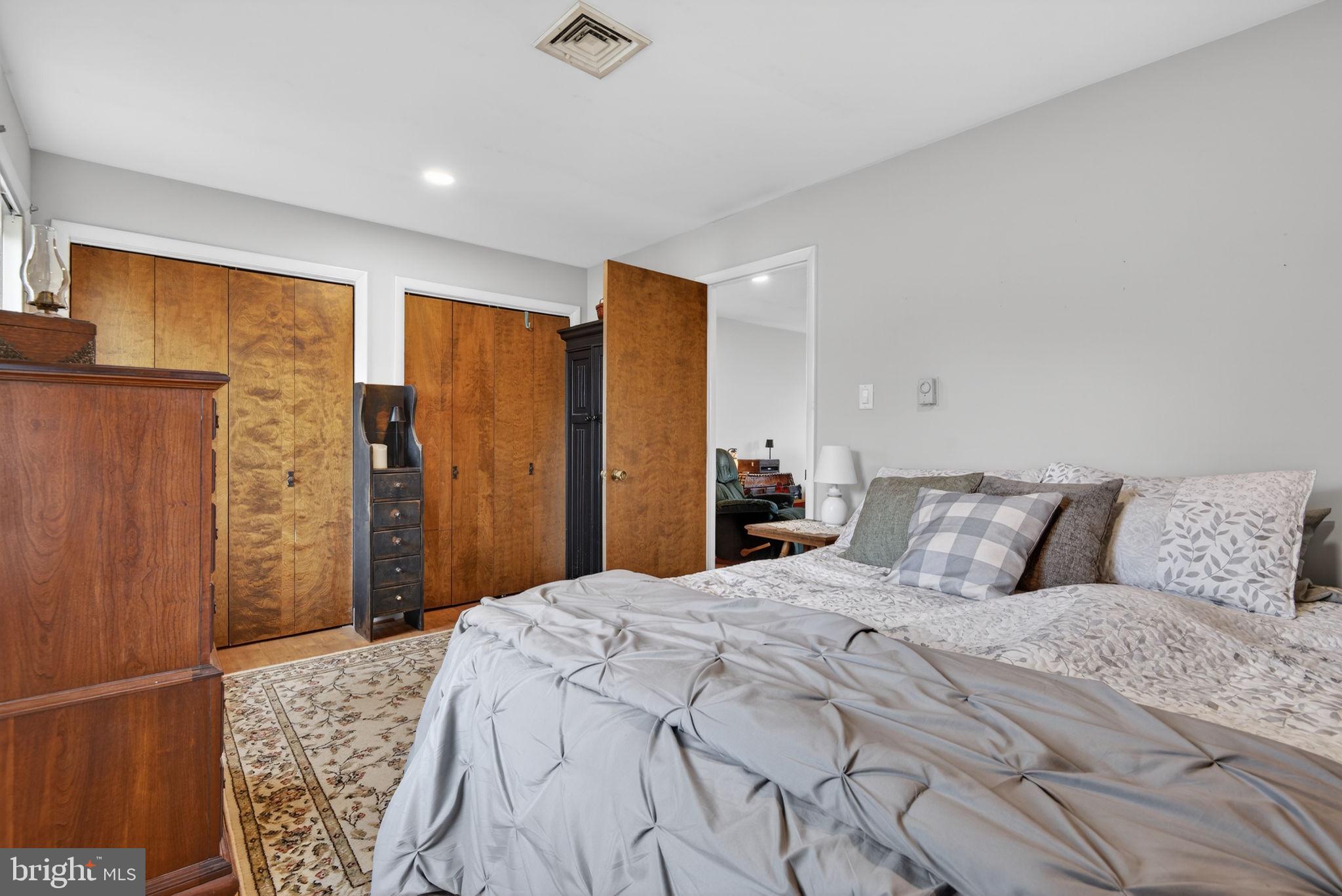 HI VIEW ESTATES - Residential