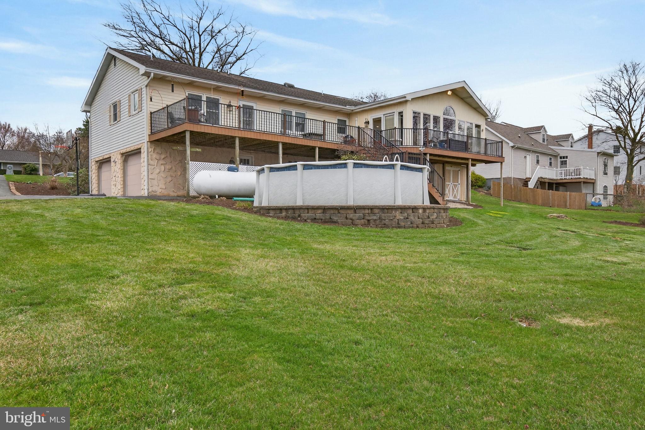 HI VIEW ESTATES - Residential