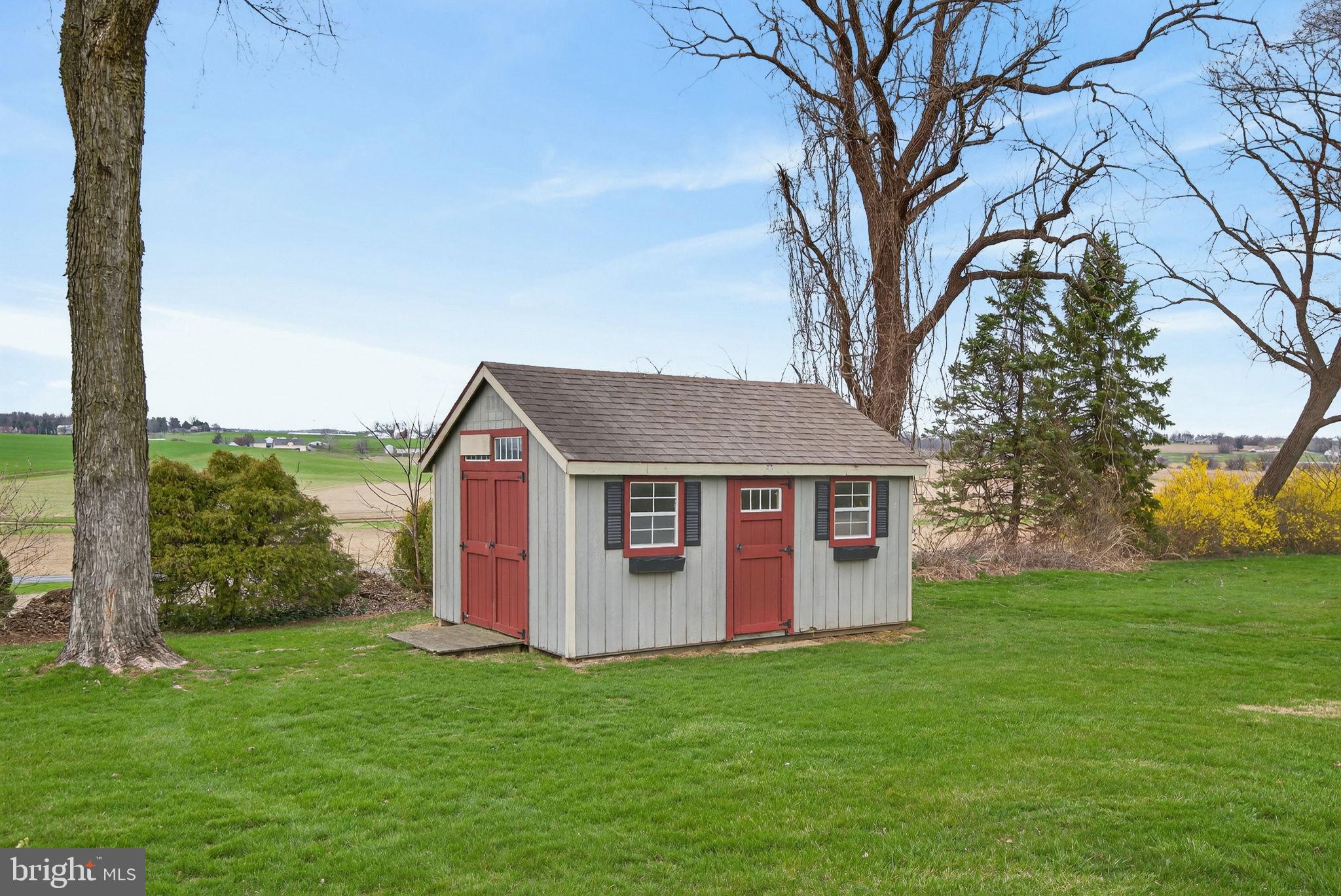 HI VIEW ESTATES - Residential