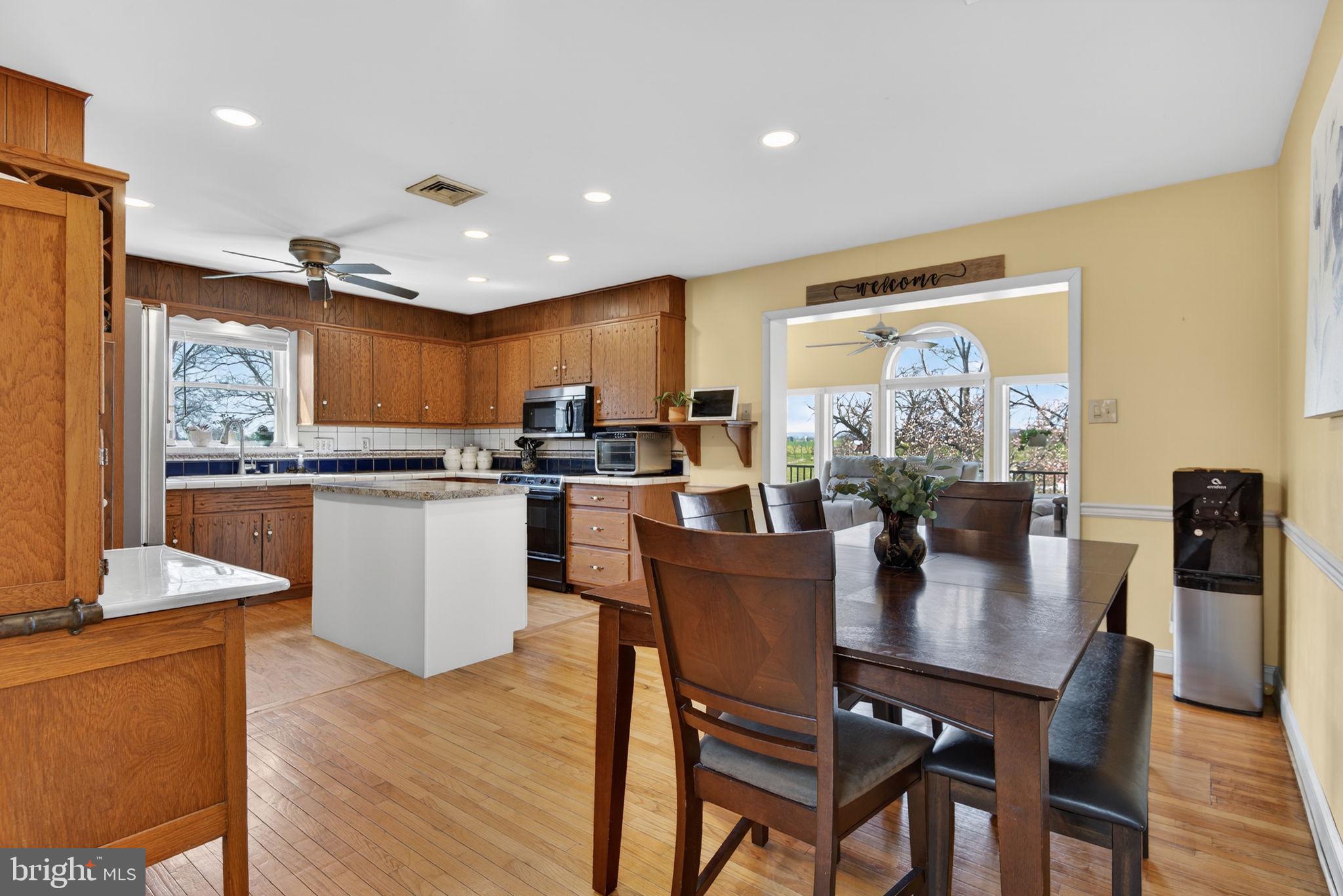 HI VIEW ESTATES - Residential