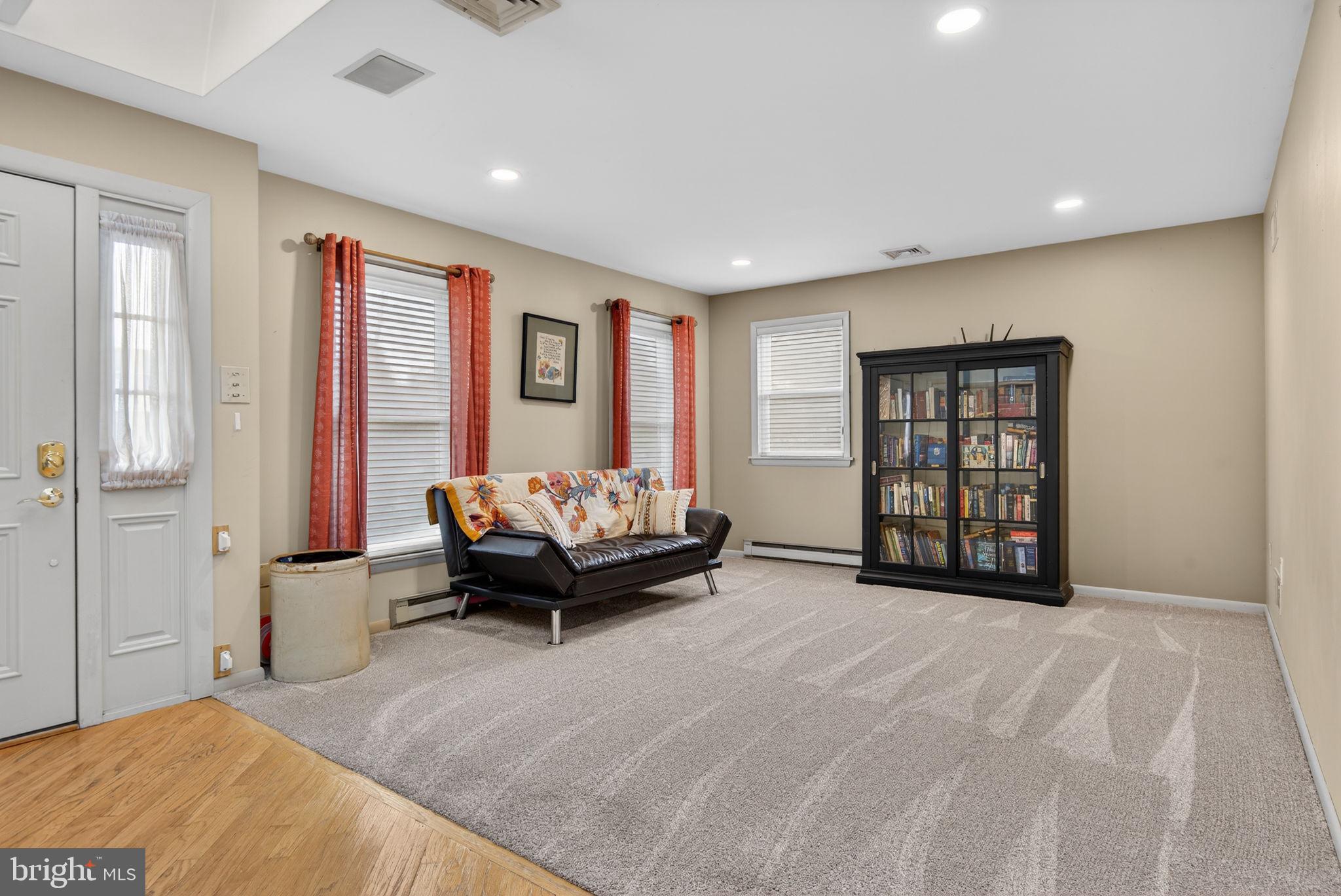 HI VIEW ESTATES - Residential