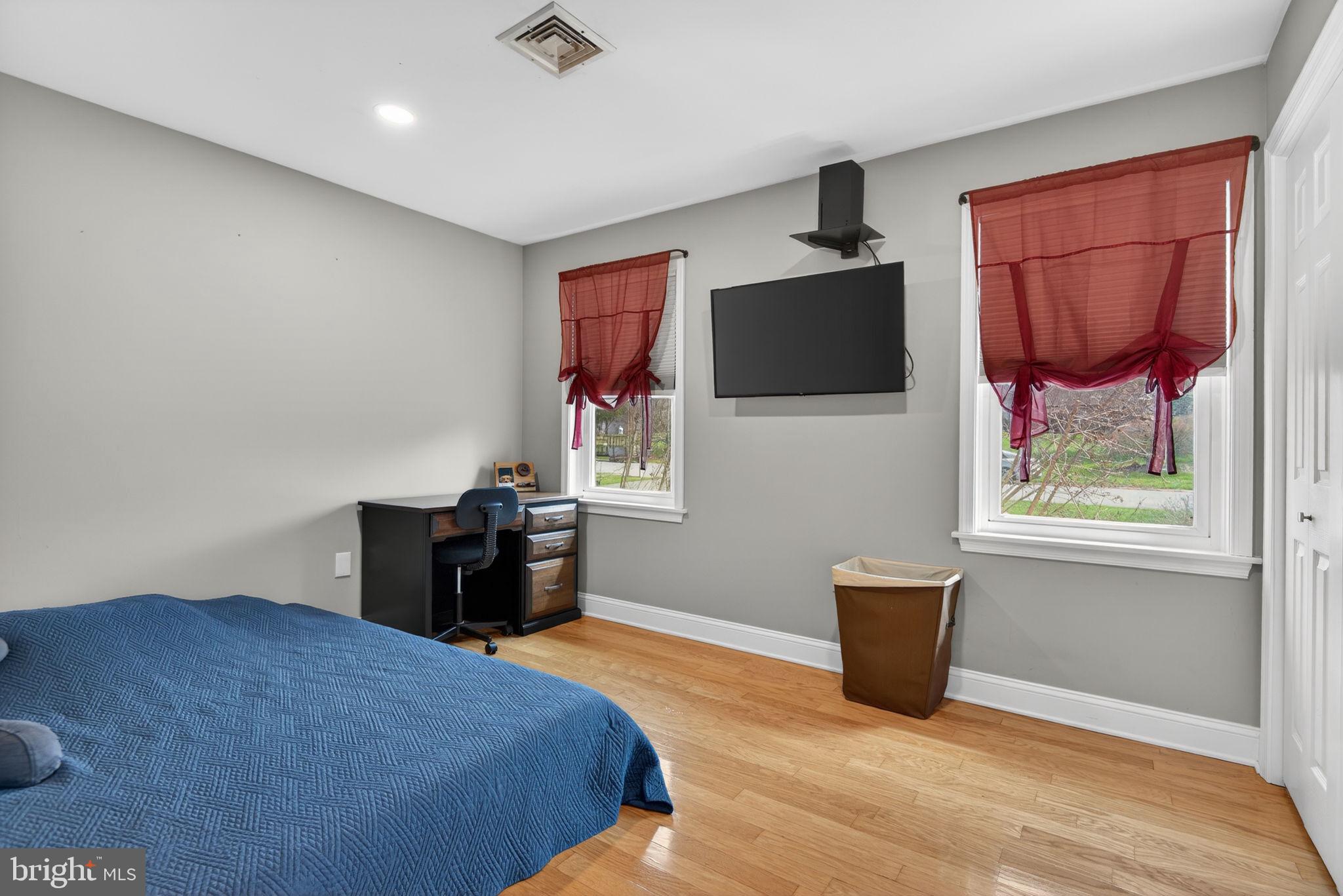 HI VIEW ESTATES - Residential