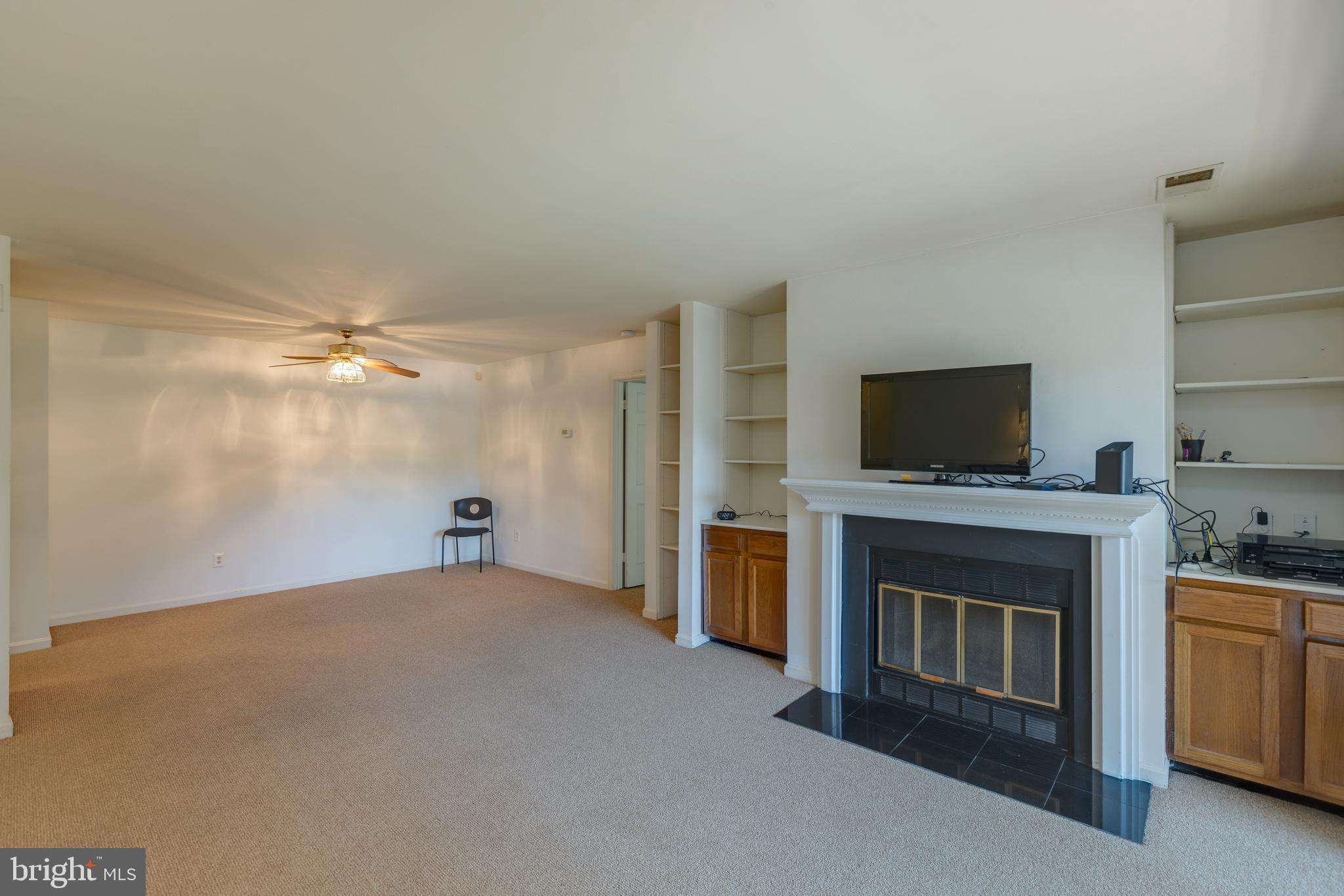 ESSEX HOUSE - Residential Lease