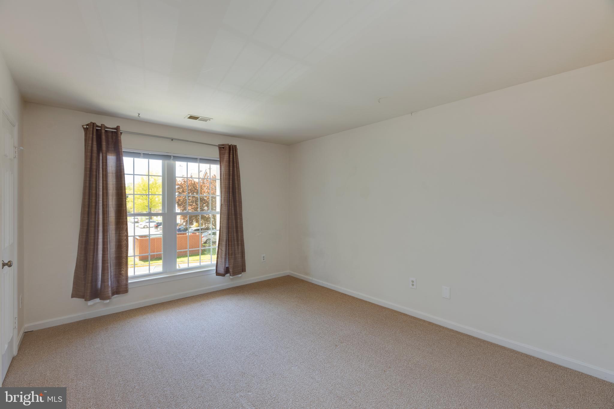 ESSEX HOUSE - Residential Lease