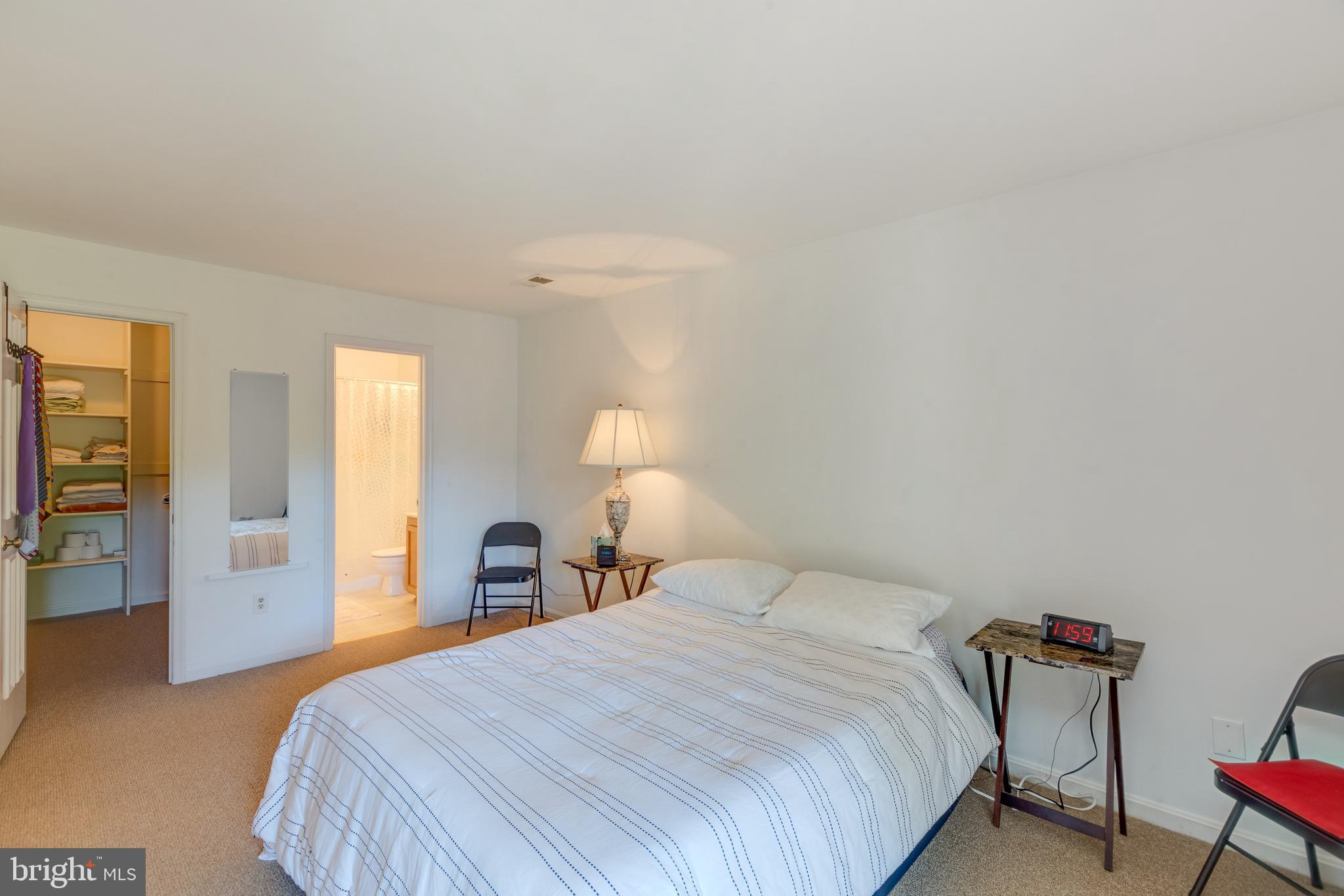 ESSEX HOUSE - Residential Lease