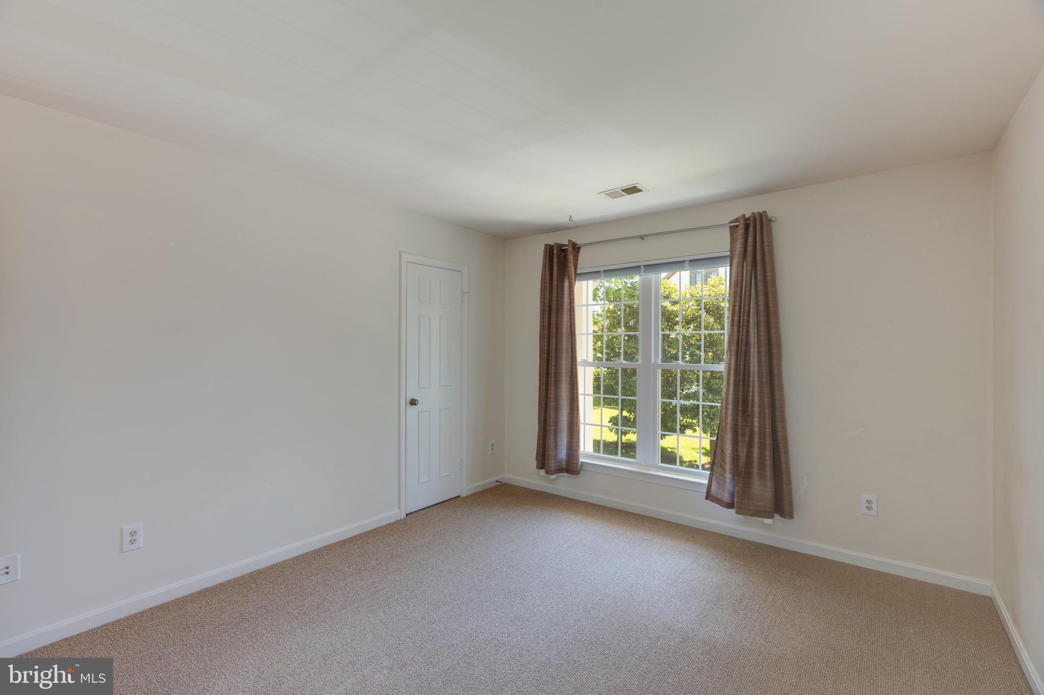 ESSEX HOUSE - Residential Lease