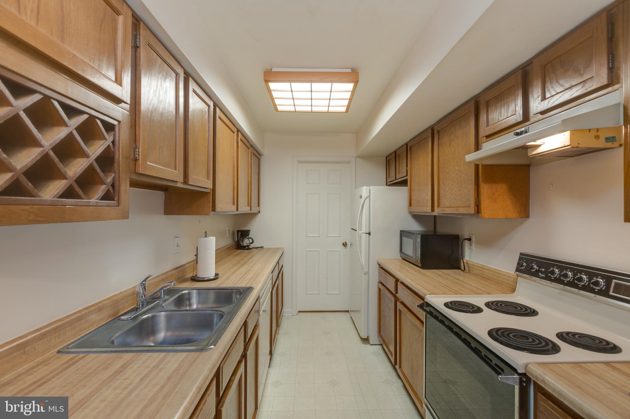 ESSEX HOUSE - Residential Lease