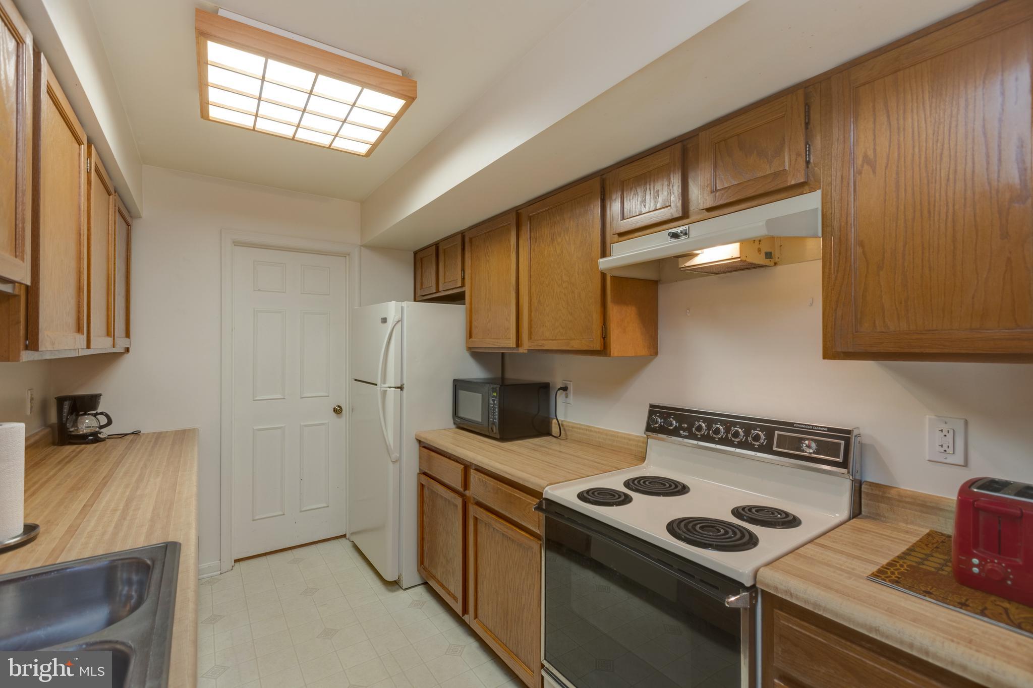 ESSEX HOUSE - Residential Lease