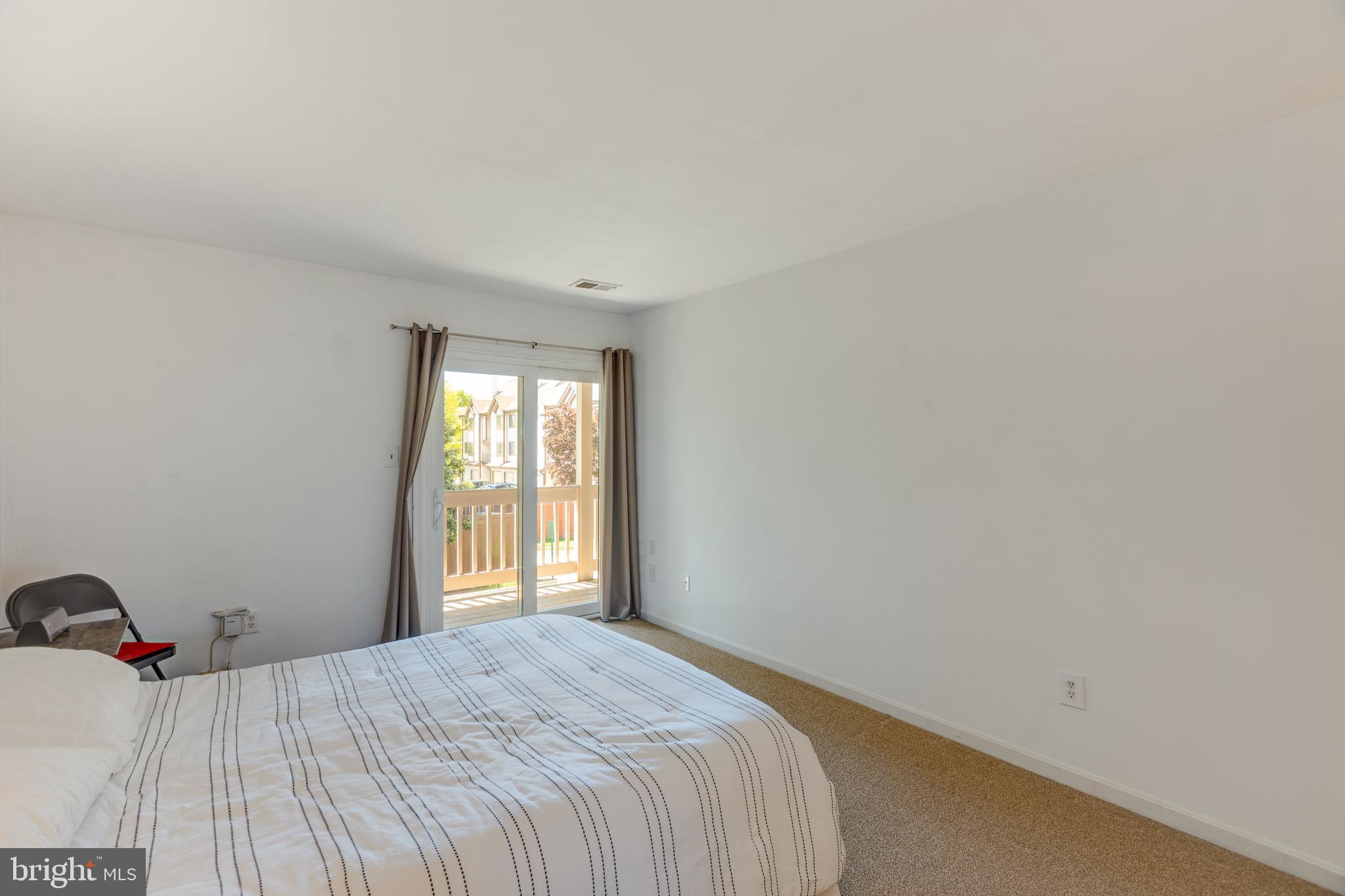 ESSEX HOUSE - Residential Lease