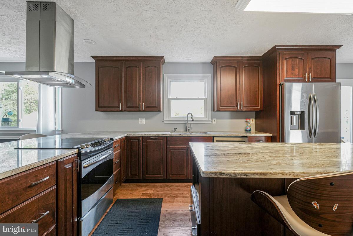 PINE GROVE ESTATES - Residential