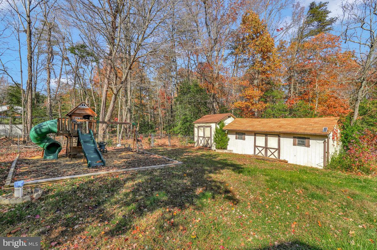 PINE GROVE ESTATES - Residential