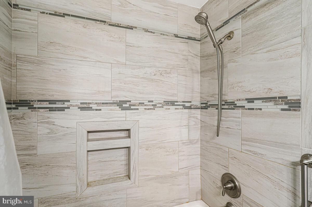 PINE GROVE ESTATES - Residential