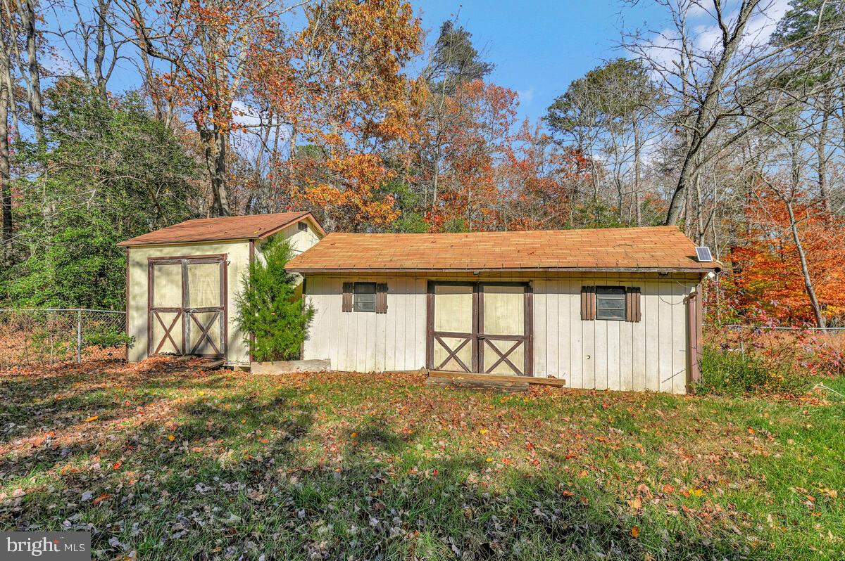 PINE GROVE ESTATES - Residential