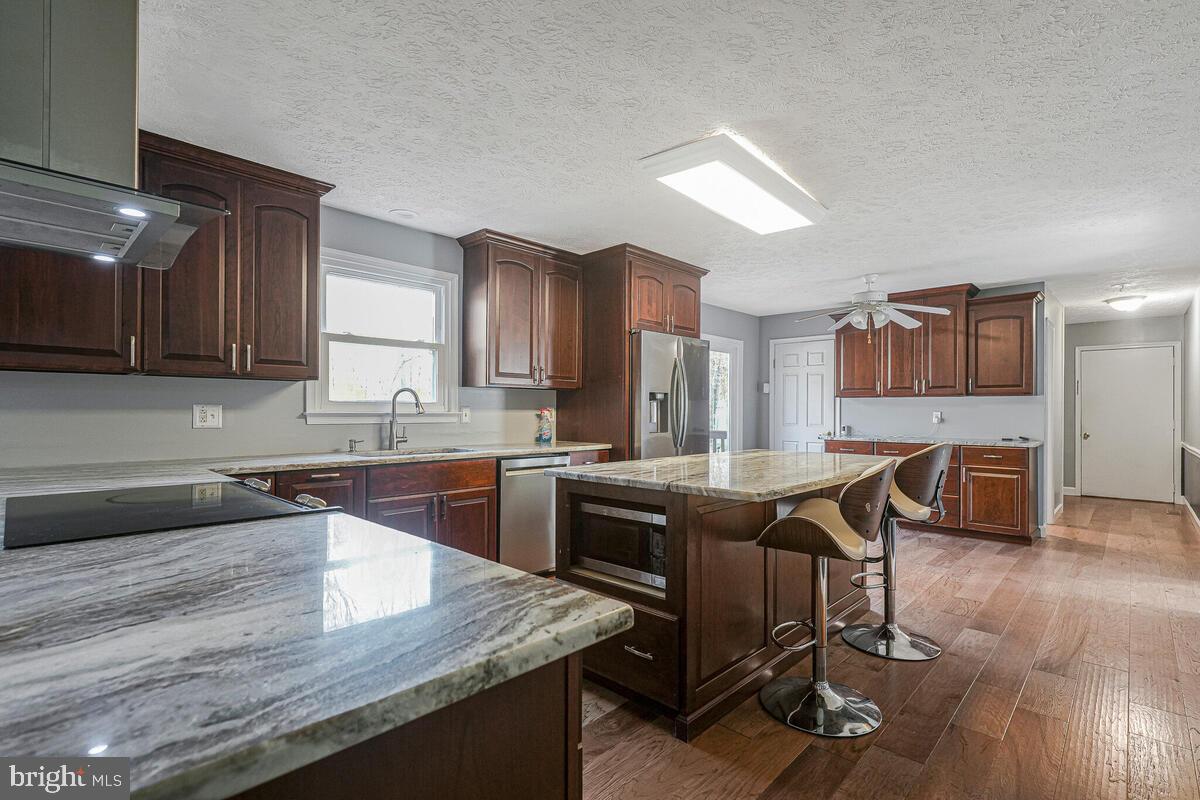 PINE GROVE ESTATES - Residential